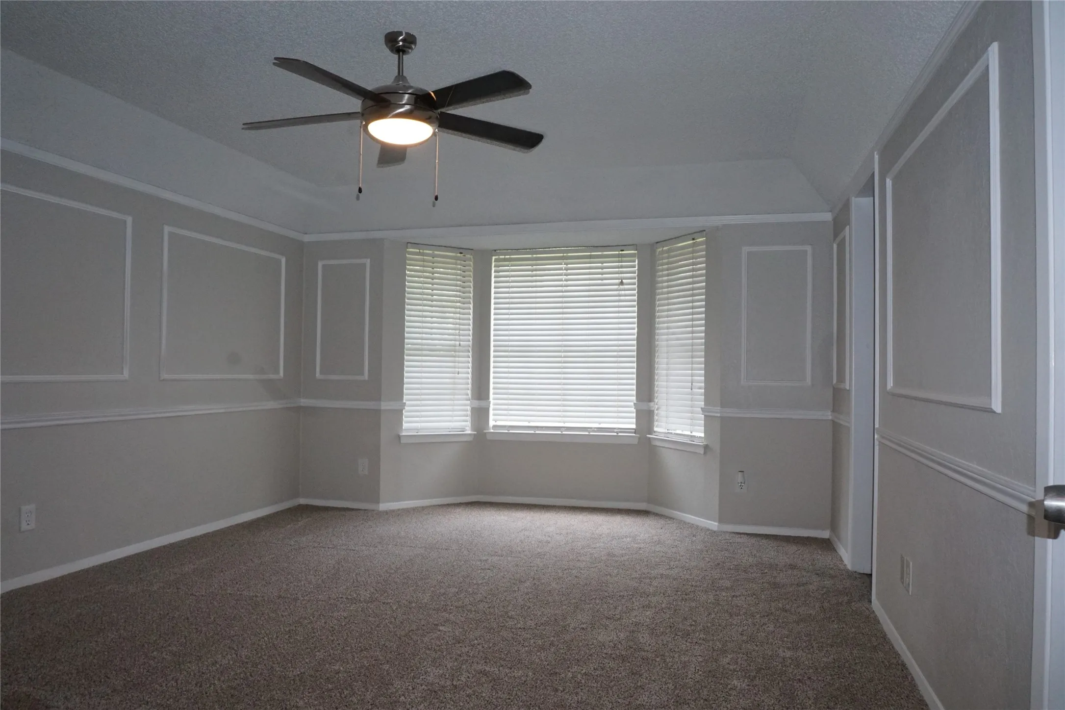 Single Family Residence For Rent in Tarrant County , 7133 Barbados Drive, North Richland Hills, Texas 76180, 3 Bedroom, 2 Bathroom, 2 Garage spaces, 1,607 Sqft, built in 1981, mls#21406426, Real Estate Agent in North Richland Hills, Homes For Rent in Tarrant county, Homes For Rent in North Richland Hills, Realtor in North Richland Hills Texas, Real Estate Brokerage Independent Realty Texas, Luminita Cordes Realtor