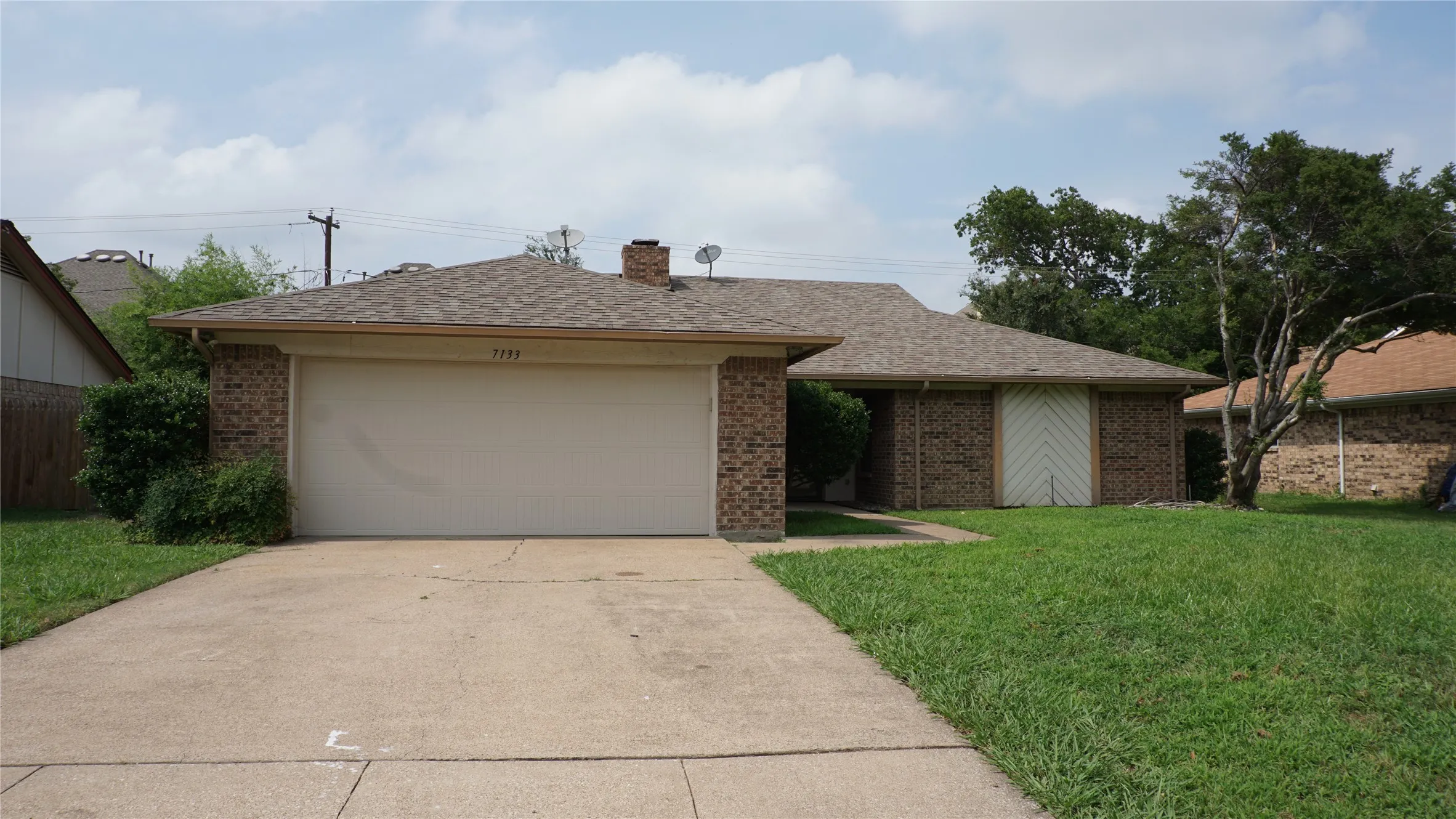 Single Family Residence For Rent in Tarrant County , 7133 Barbados Drive, North Richland Hills, Texas 76180, 3 Bedroom, 2 Bathroom, 2 Garage spaces, 1,607 Sqft, built in 1981, mls#21406426, Real Estate Agent in North Richland Hills, Homes For Rent in Tarrant county, Homes For Rent in North Richland Hills, Realtor in North Richland Hills Texas, Real Estate Brokerage Independent Realty Texas, Luminita Cordes Realtor
