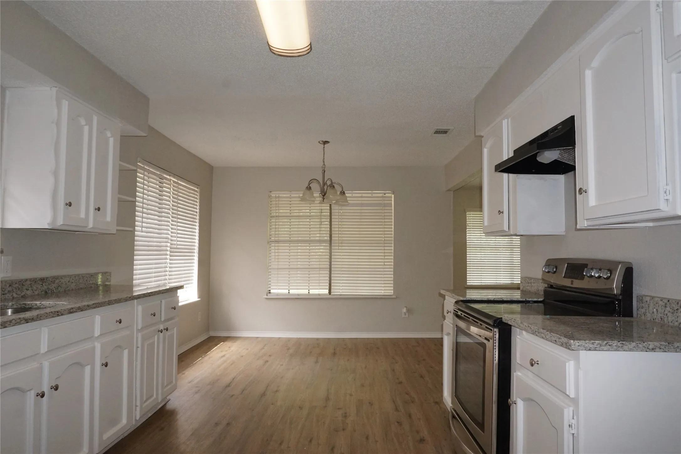 Single Family Residence For Rent in Tarrant County , 7133 Barbados Drive, North Richland Hills, Texas 76180, 3 Bedroom, 2 Bathroom, 2 Garage spaces, 1,607 Sqft, built in 1981, mls#21406426, Real Estate Agent in North Richland Hills, Homes For Rent in Tarrant county, Homes For Rent in North Richland Hills, Realtor in North Richland Hills Texas, Real Estate Brokerage Independent Realty Texas, Luminita Cordes Realtor