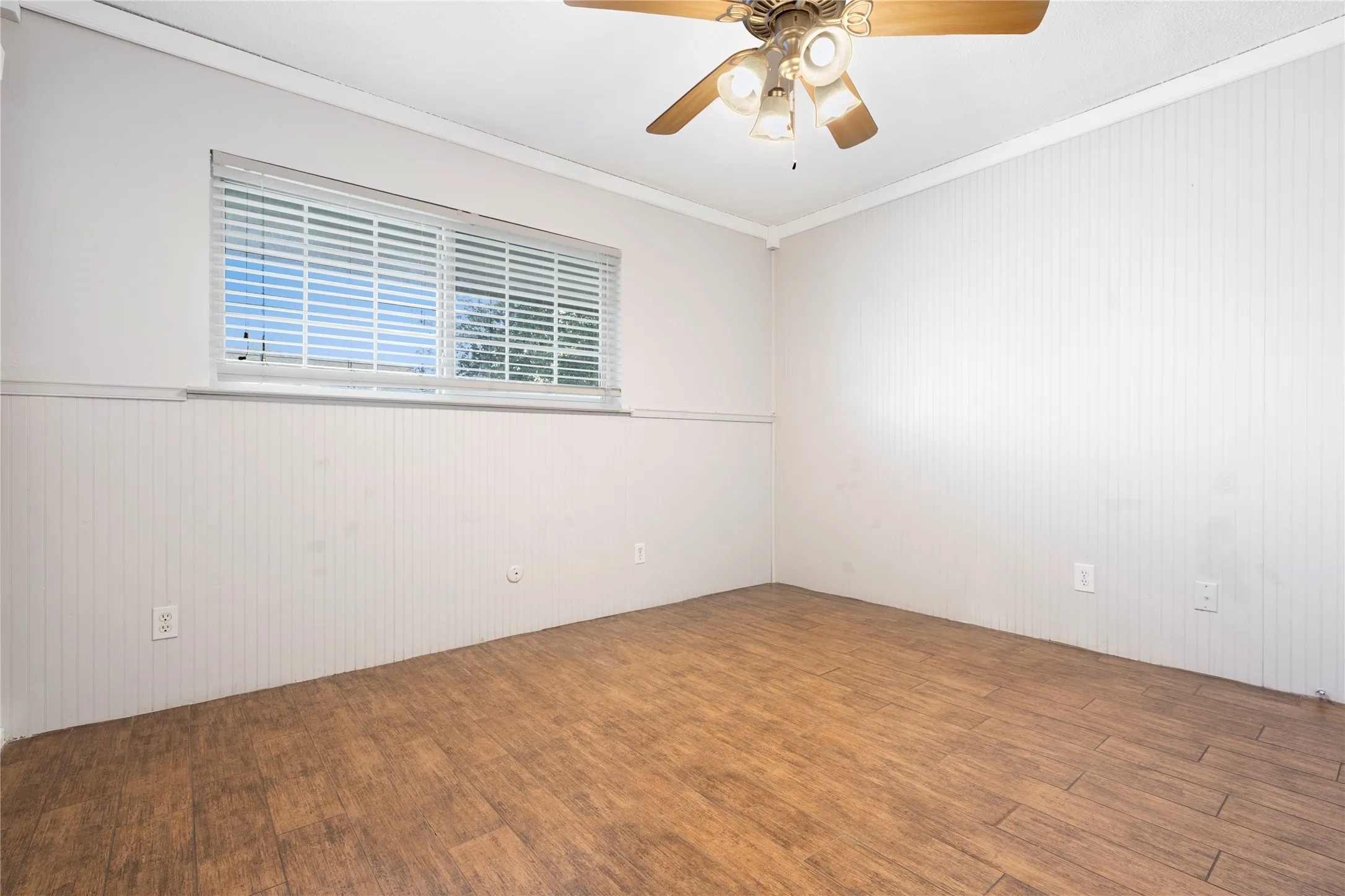 Apartment For Rent in Tarrant County , 1207 W Wall Street 4, Grapevine, Texas 76051, 1 Bedroom, 1 Bathroom, Garage spaces, 650 Sqft, built in 1968, mls#21410146, Real Estate Agent in Grapevine, Homes For Rent in Tarrant county, Homes For Rent in Grapevine, Realtor in Grapevine Texas, Real Estate Brokerage Independent Realty Texas, Luminita Cordes Realtor