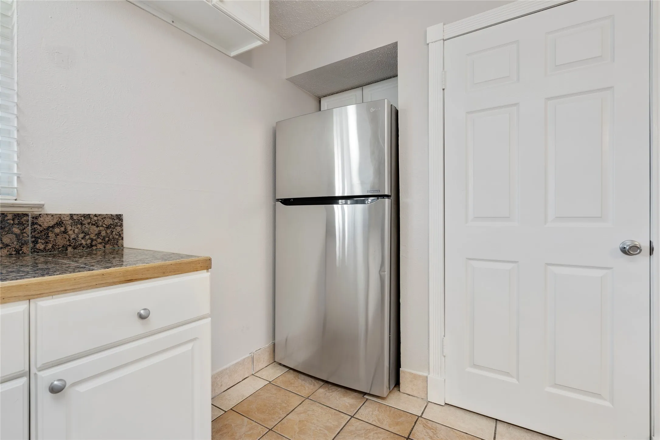Apartment For Rent in Tarrant County , 1207 W Wall Street 4, Grapevine, Texas 76051, 1 Bedroom, 1 Bathroom, Garage spaces, 650 Sqft, built in 1968, mls#21410146, Real Estate Agent in Grapevine, Homes For Rent in Tarrant county, Homes For Rent in Grapevine, Realtor in Grapevine Texas, Real Estate Brokerage Independent Realty Texas, Luminita Cordes Realtor