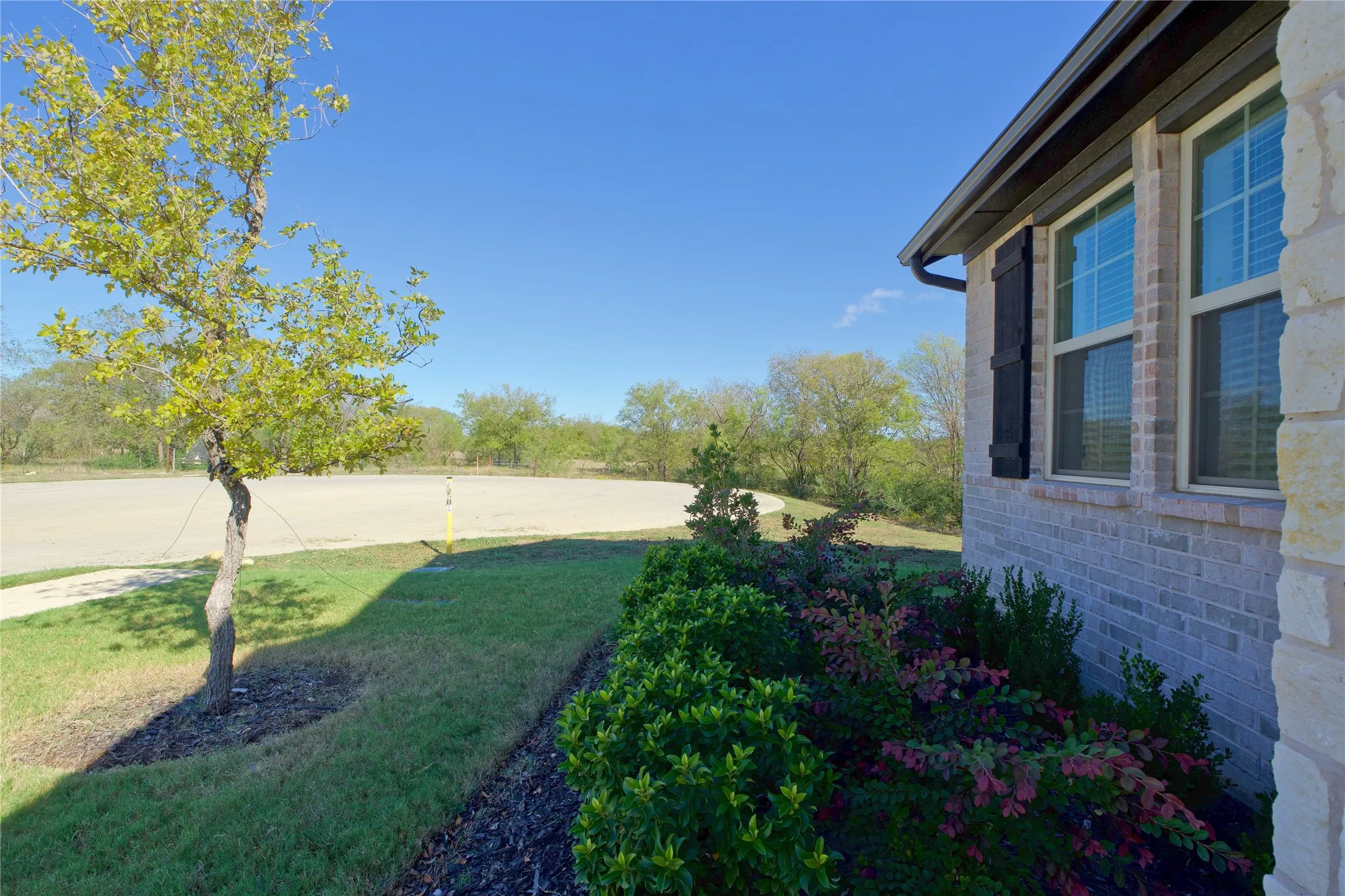 Single Family Residence For Sale in Denton County , 5516 Candlewood Drive, Denton, Texas 76207, 3 Bedroom, 3 Bathroom, 2 Garage spaces, 2,606 Sqft, built in 2024, mls#21410147, Real Estate Agent in Denton, Homes For Sale in Denton county, Homes For Sale in Denton, Realtor in Denton Texas, Real Estate Brokerage Independent Realty Texas, Luminita Cordes Realtor