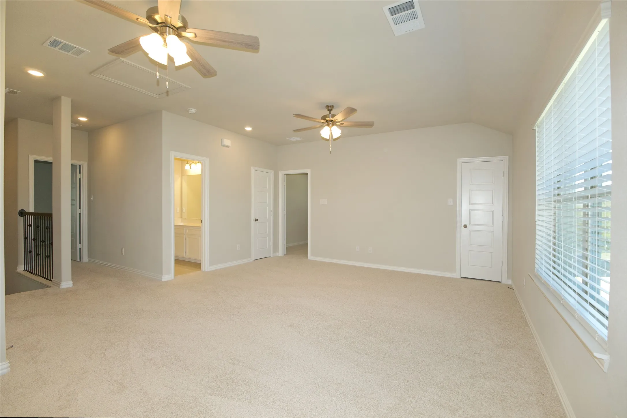 Single Family Residence For Sale in Denton County , 5516 Candlewood Drive, Denton, Texas 76207, 3 Bedroom, 3 Bathroom, 2 Garage spaces, 2,606 Sqft, built in 2024, mls#21410147, Real Estate Agent in Denton, Homes For Sale in Denton county, Homes For Sale in Denton, Realtor in Denton Texas, Real Estate Brokerage Independent Realty Texas, Luminita Cordes Realtor