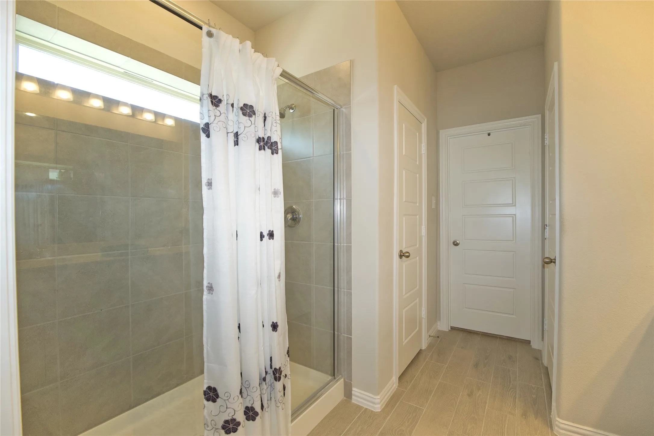 Single Family Residence For Sale in Denton County , 5516 Candlewood Drive, Denton, Texas 76207, 3 Bedroom, 3 Bathroom, 2 Garage spaces, 2,606 Sqft, built in 2024, mls#21410147, Real Estate Agent in Denton, Homes For Sale in Denton county, Homes For Sale in Denton, Realtor in Denton Texas, Real Estate Brokerage Independent Realty Texas, Luminita Cordes Realtor