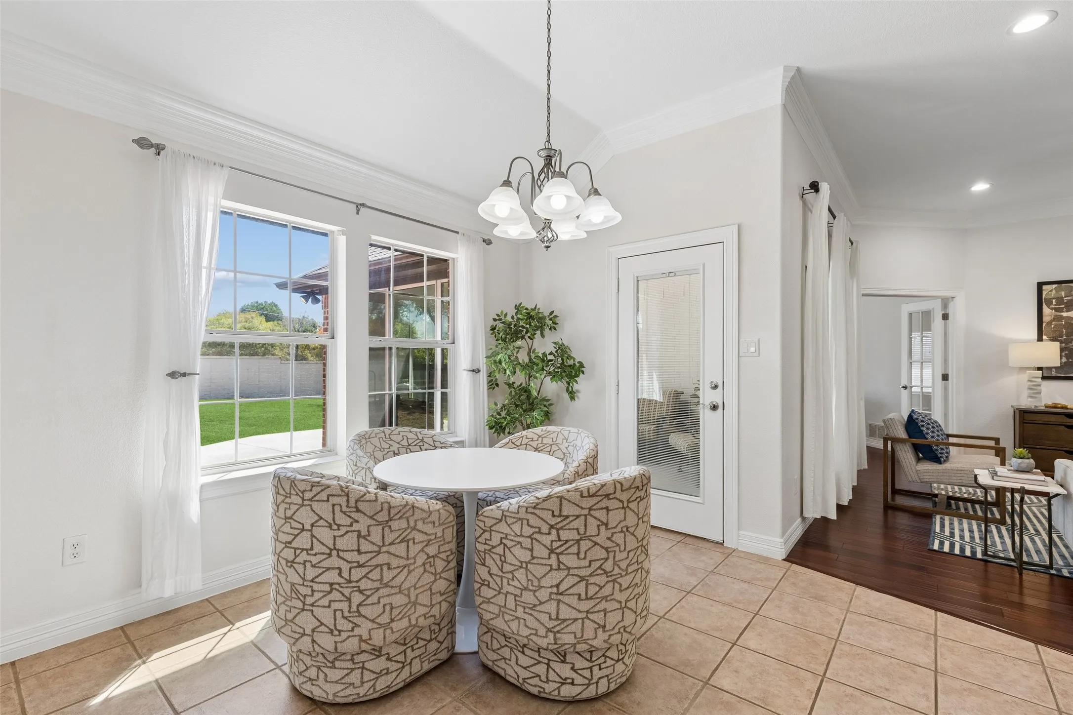 Single Family Residence For Sale in Parker County , 1208 Saddle Trail, Willow Park, Texas 76087, 4 Bedroom, 3 Bathroom, 2 Garage spaces, 2,519 Sqft, built in 2005, mls#21399926, Real Estate Agent in Willow Park, Homes For Sale in Parker county, Homes For Sale in Willow Park, Realtor in Willow Park Texas, Real Estate Brokerage Independent Realty Texas, Luminita Cordes Realtor