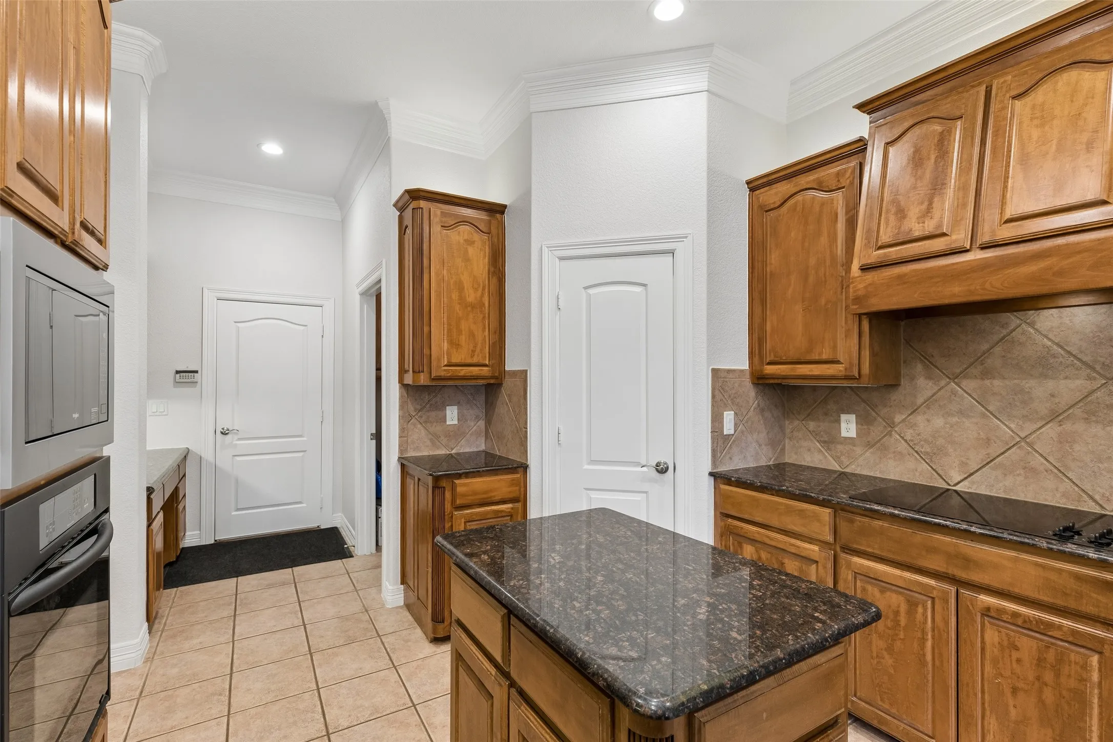 Single Family Residence For Sale in Parker County , 1208 Saddle Trail, Willow Park, Texas 76087, 4 Bedroom, 3 Bathroom, 2 Garage spaces, 2,519 Sqft, built in 2005, mls#21399926, Real Estate Agent in Willow Park, Homes For Sale in Parker county, Homes For Sale in Willow Park, Realtor in Willow Park Texas, Real Estate Brokerage Independent Realty Texas, Luminita Cordes Realtor