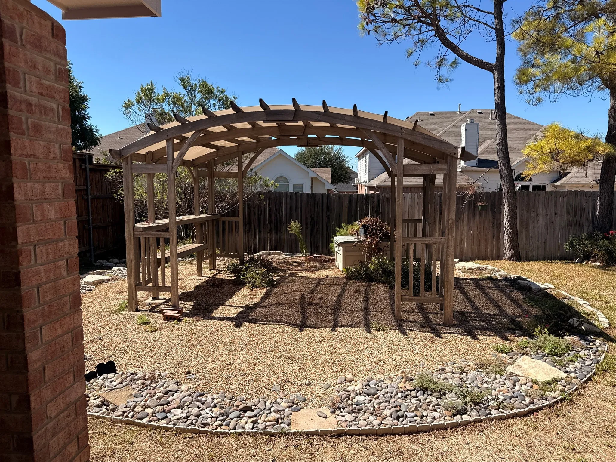 Single Family Residence For Sale in Tarrant County , 7804 Brook Meadow Lane, Fort Worth, Texas 76133, 3 Bedroom, 2 Bathroom, Garage spaces, 2,333 Sqft, built in 1999, mls#21409623, Real Estate Agent in Fort Worth, Homes For Sale in Tarrant county, Homes For Sale in Fort Worth, Realtor in Fort Worth Texas, Real Estate Brokerage Independent Realty Texas, Luminita Cordes Realtor