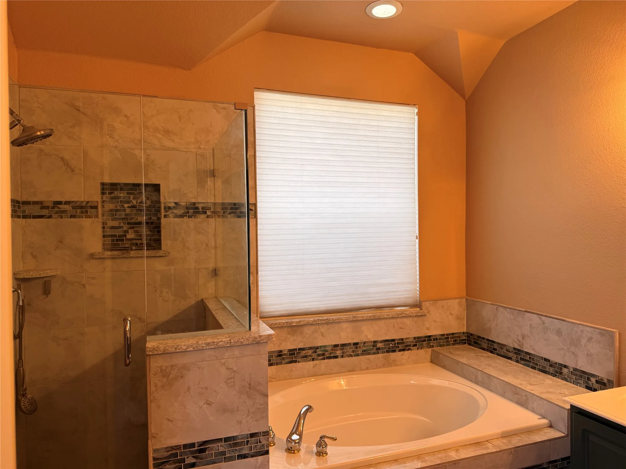 Single Family Residence For Sale in Tarrant County , 7804 Brook Meadow Lane, Fort Worth, Texas 76133, 3 Bedroom, 2 Bathroom, Garage spaces, 2,333 Sqft, built in 1999, mls#21409623, Real Estate Agent in Fort Worth, Homes For Sale in Tarrant county, Homes For Sale in Fort Worth, Realtor in Fort Worth Texas, Real Estate Brokerage Independent Realty Texas, Luminita Cordes Realtor
