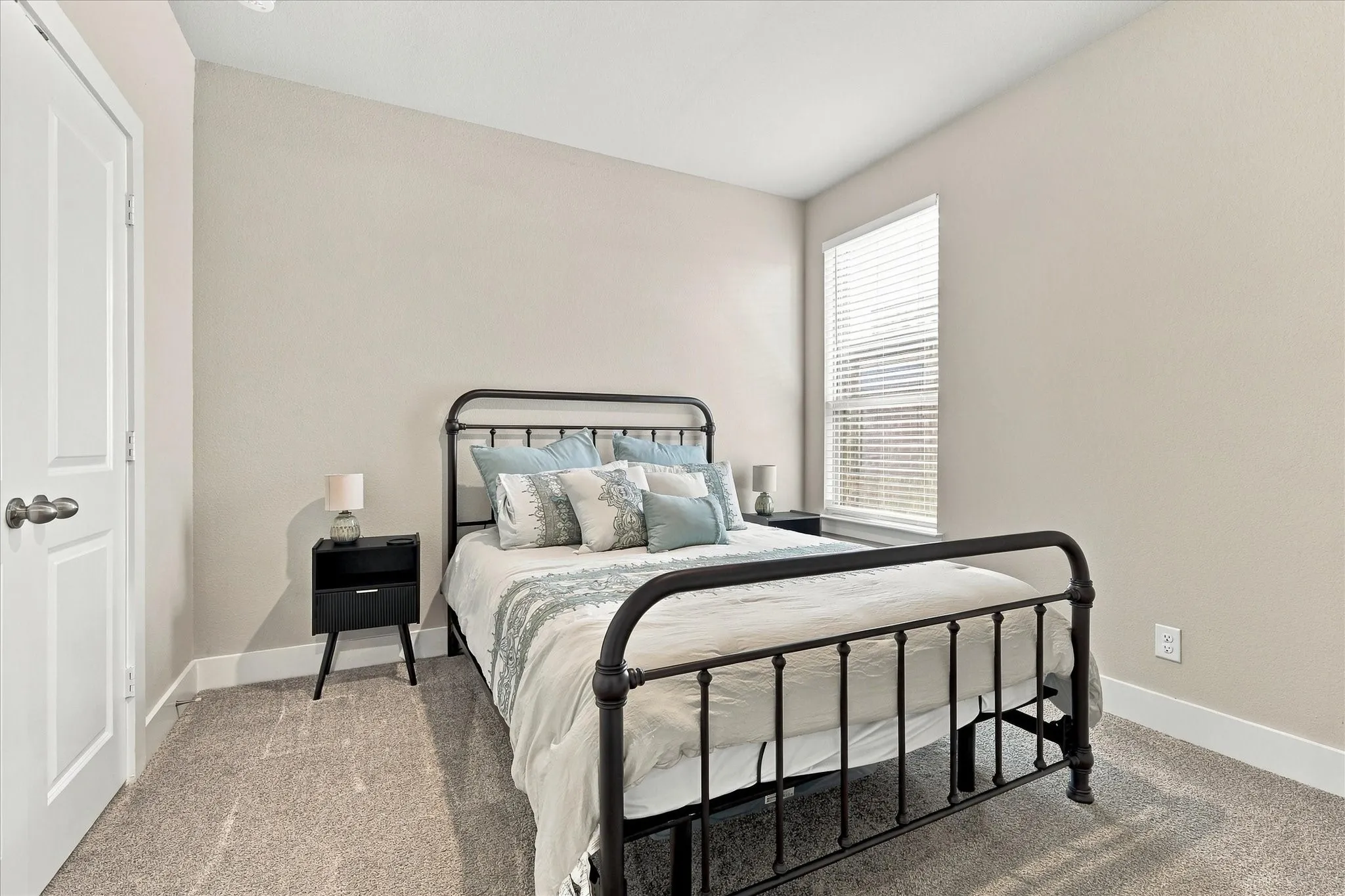 2nd Br. set will remain with full price offer if oyu want it (less the matress)