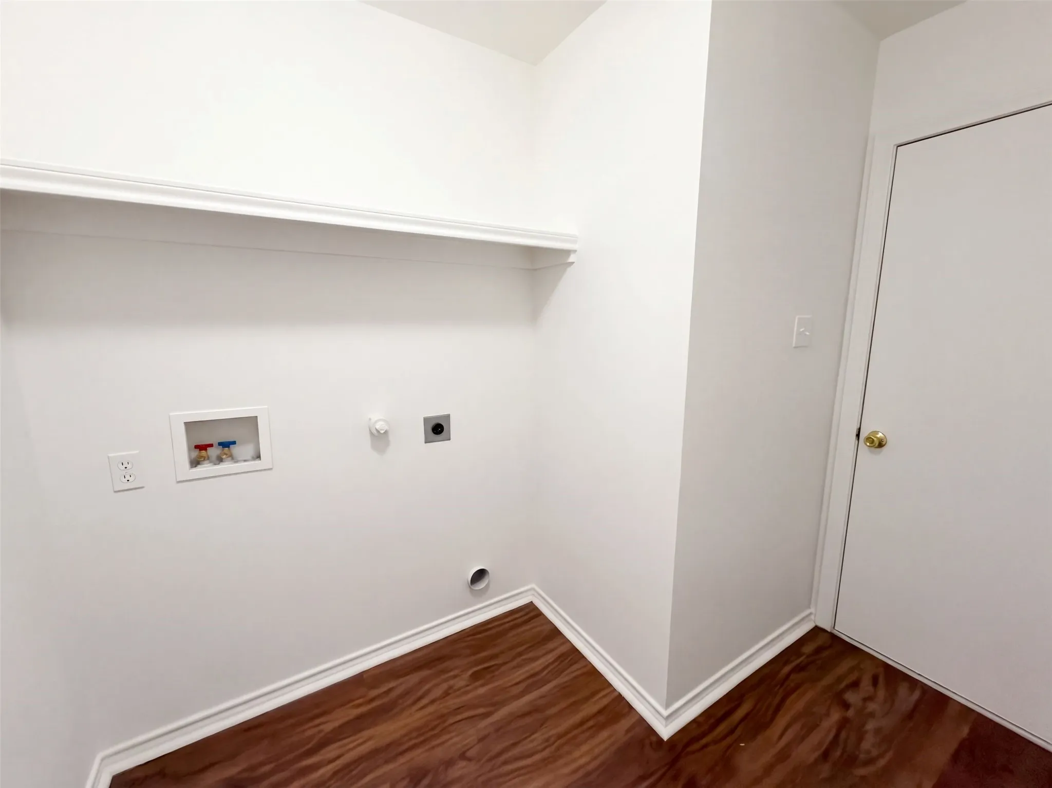 Single Family Residence For Sale in Johnson County , 208 Comanche Trail, Alvarado, Texas 76009, 3 Bedroom, 2 Bathroom, 2 Garage spaces, 1,267 Sqft, built in 2002, mls#21410150, Real Estate Agent in Alvarado, Homes For Sale in Johnson county, Homes For Sale in Alvarado, Realtor in Alvarado Texas, Real Estate Brokerage Independent Realty Texas, Luminita Cordes Realtor