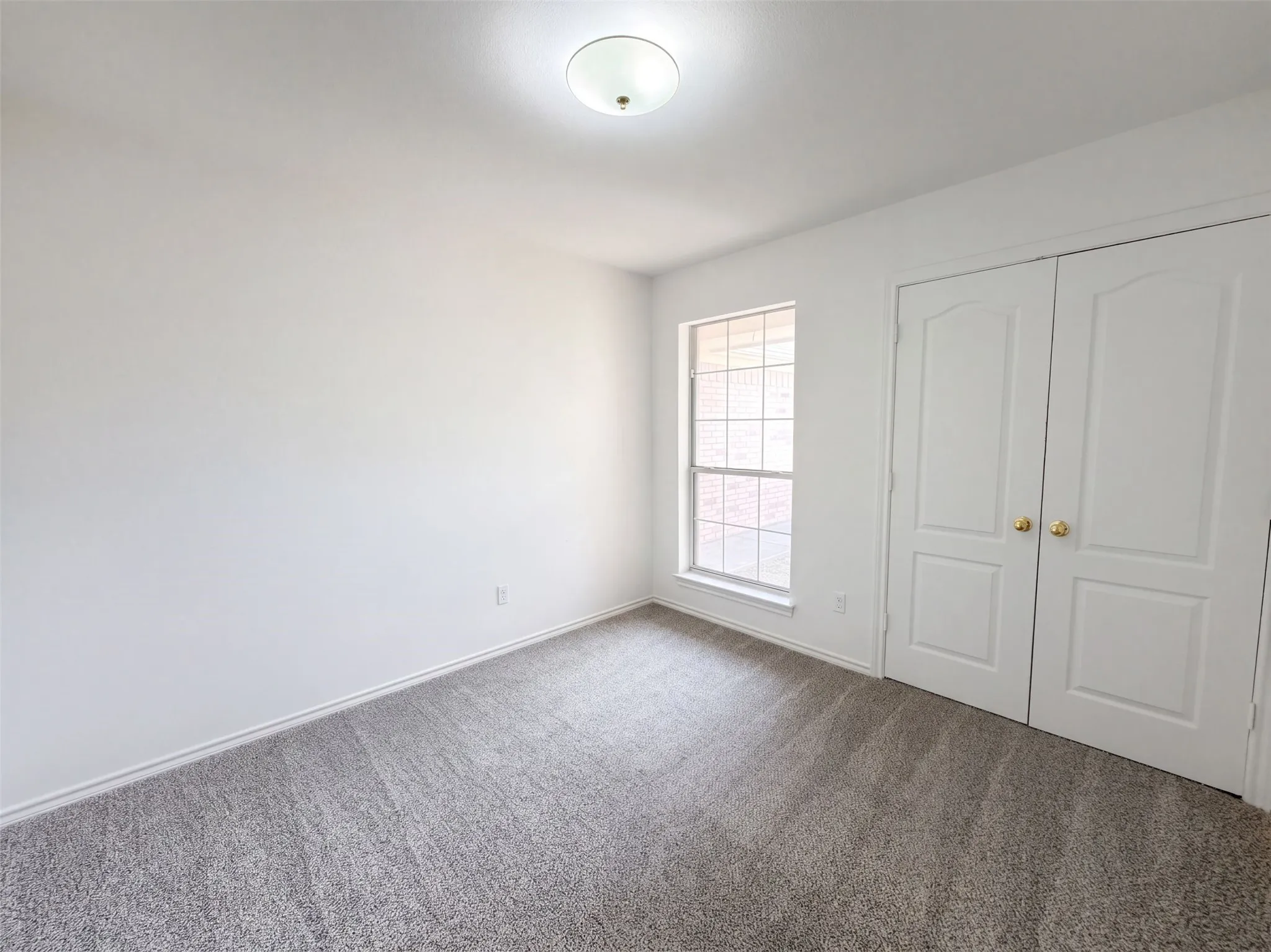 Single Family Residence For Sale in Johnson County , 208 Comanche Trail, Alvarado, Texas 76009, 3 Bedroom, 2 Bathroom, 2 Garage spaces, 1,267 Sqft, built in 2002, mls#21410150, Real Estate Agent in Alvarado, Homes For Sale in Johnson county, Homes For Sale in Alvarado, Realtor in Alvarado Texas, Real Estate Brokerage Independent Realty Texas, Luminita Cordes Realtor