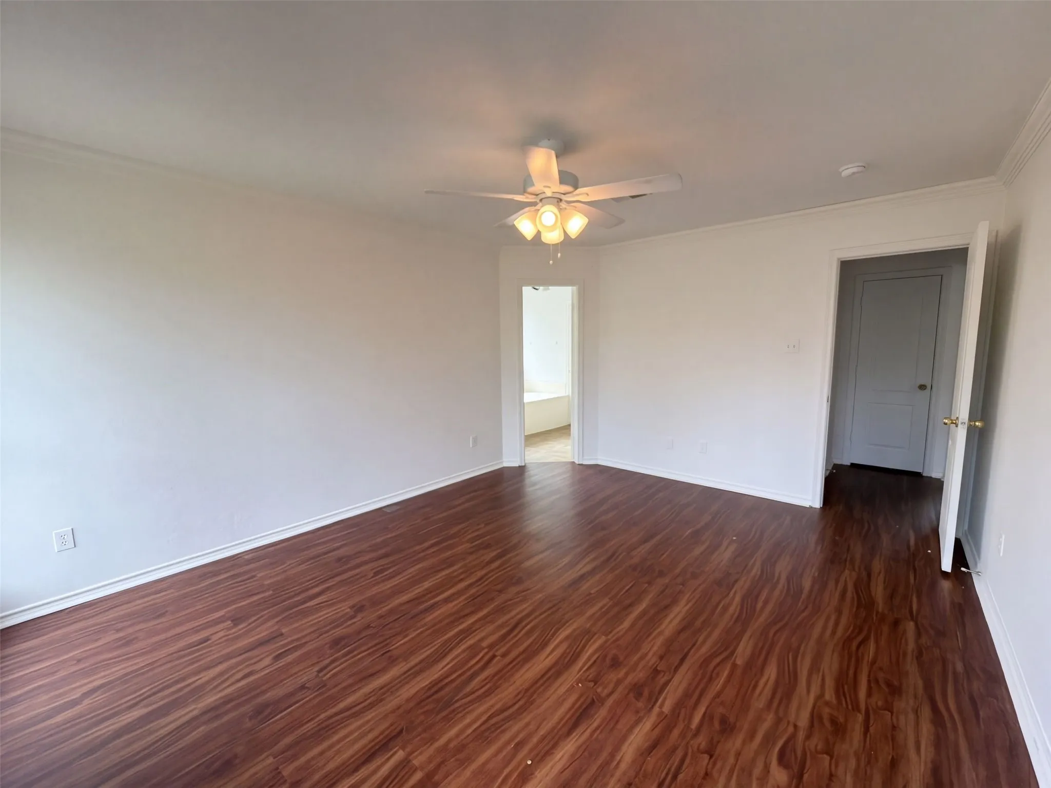Single Family Residence For Sale in Johnson County , 208 Comanche Trail, Alvarado, Texas 76009, 3 Bedroom, 2 Bathroom, 2 Garage spaces, 1,267 Sqft, built in 2002, mls#21410150, Real Estate Agent in Alvarado, Homes For Sale in Johnson county, Homes For Sale in Alvarado, Realtor in Alvarado Texas, Real Estate Brokerage Independent Realty Texas, Luminita Cordes Realtor