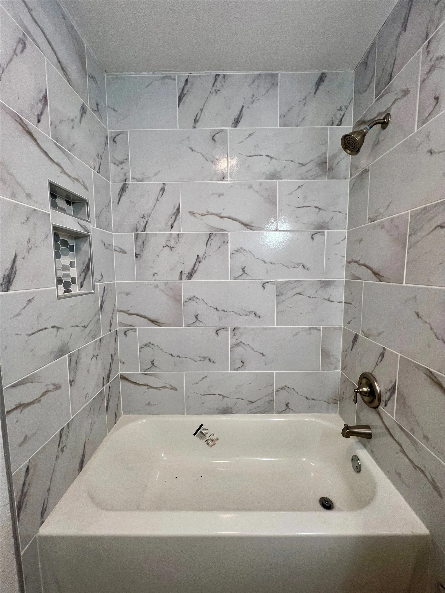 Single Family Residence For Rent in Tarrant County , 909 Hallum Street, River Oaks, Texas 76114, 4 Bedroom, 2 Bathroom, 2 Garage spaces, 1,876 Sqft, built in 1946, mls#21410128, Real Estate Agent in River Oaks, Homes For Rent in Tarrant county, Homes For Rent in River Oaks, Realtor in River Oaks Texas, Real Estate Brokerage Independent Realty Texas, Luminita Cordes Realtor