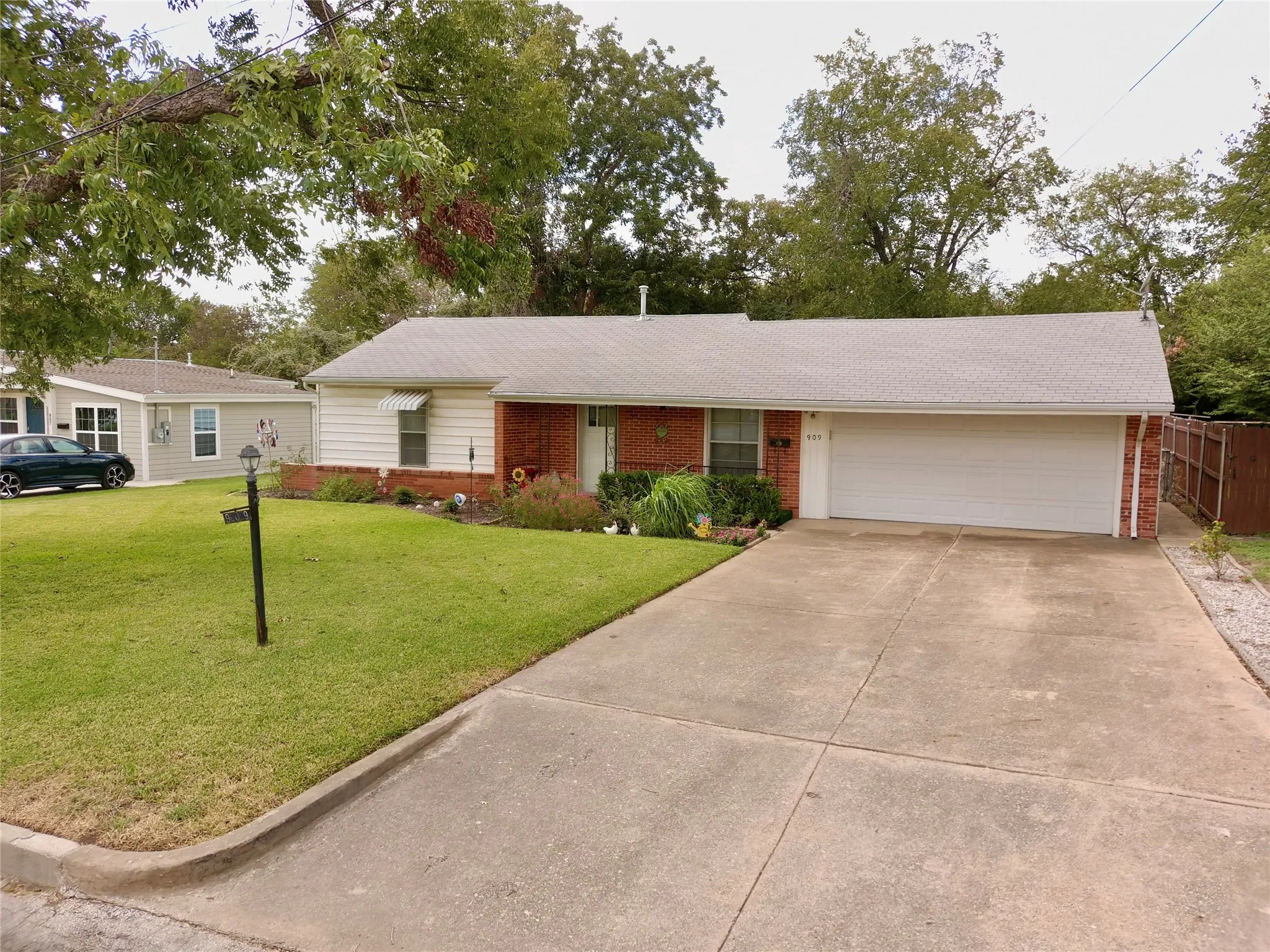 Single Family Residence For Rent