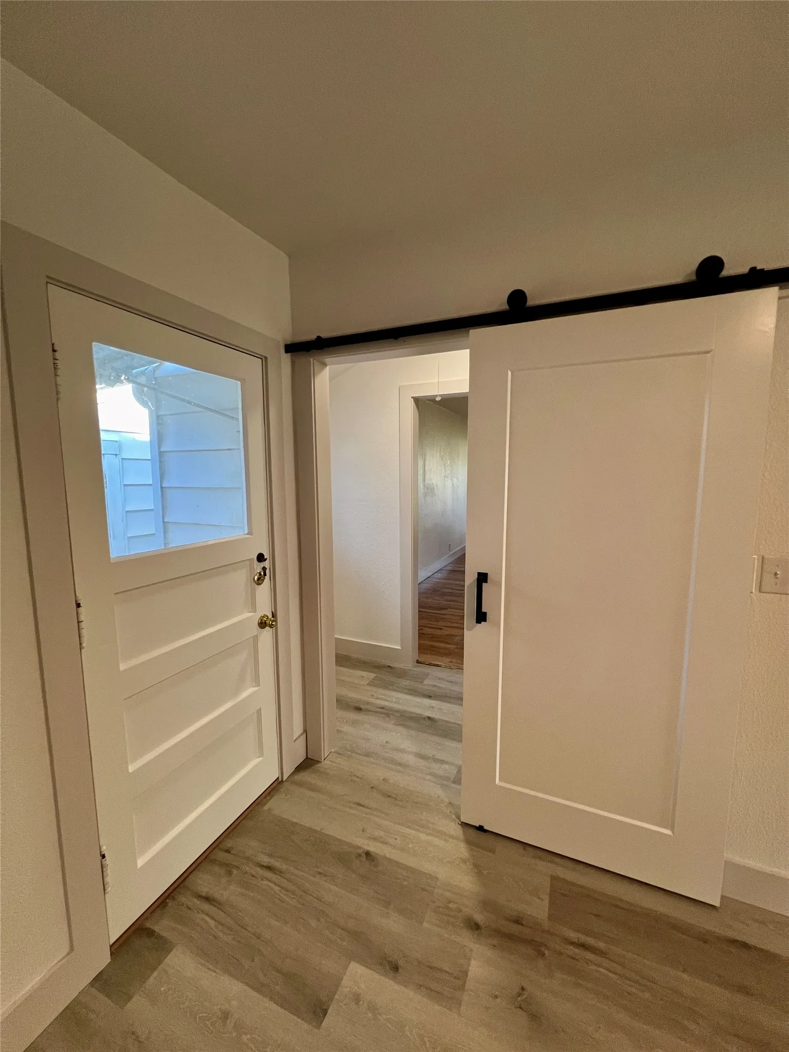 Single Family Residence For Rent in Tarrant County , 909 Hallum Street, River Oaks, Texas 76114, 4 Bedroom, 2 Bathroom, 2 Garage spaces, 1,876 Sqft, built in 1946, mls#21410128, Real Estate Agent in River Oaks, Homes For Rent in Tarrant county, Homes For Rent in River Oaks, Realtor in River Oaks Texas, Real Estate Brokerage Independent Realty Texas, Luminita Cordes Realtor