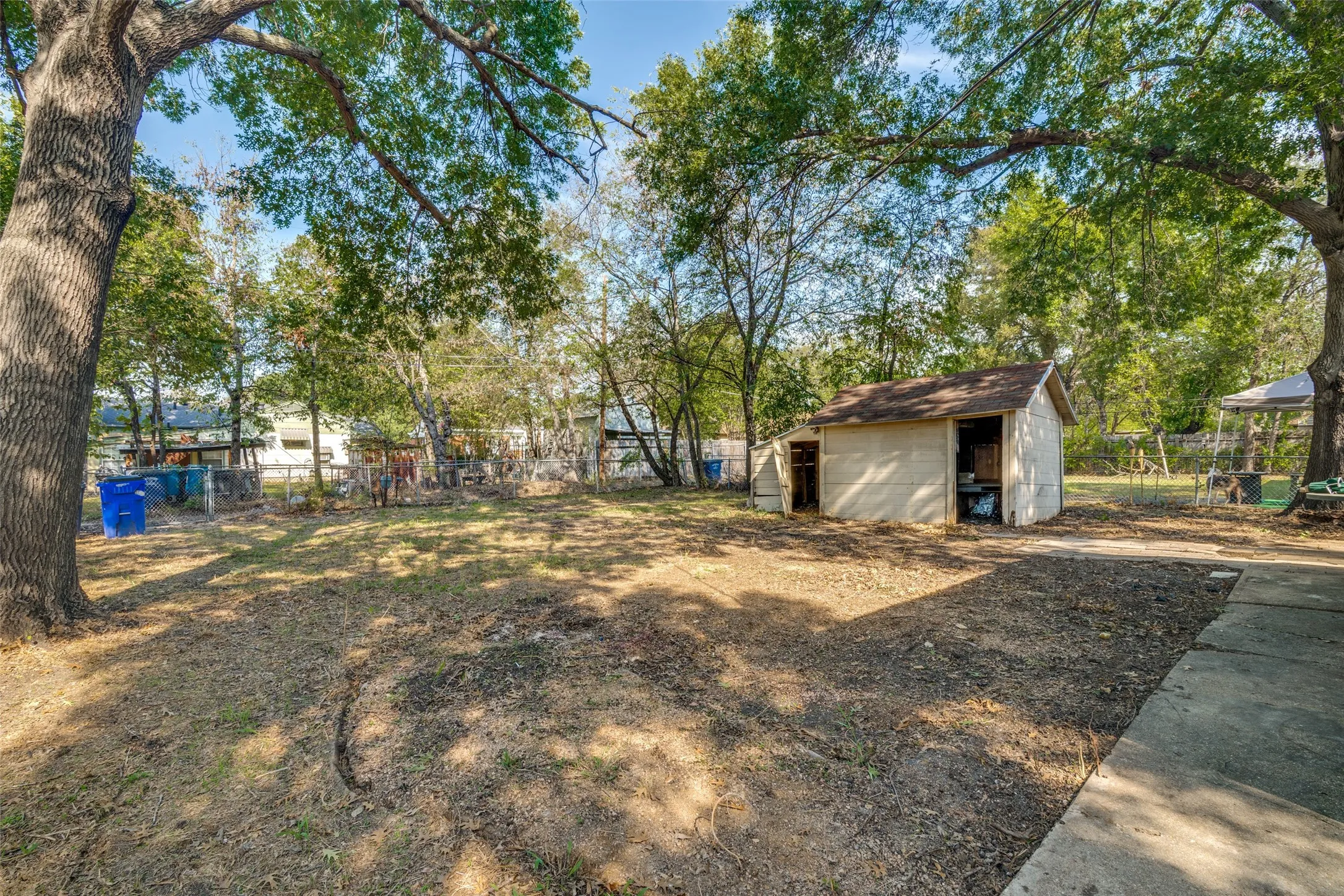 Single Family Residence For Sale in Dallas County , 10429 Aledo Drive, Dallas, Texas 75228, 3 Bedroom, 1 Bathroom, 1 Garage spaces, 1,040 Sqft, built in 1950, mls#21409743, Real Estate Agent in Dallas, Homes For Sale in Dallas county, Homes For Sale in Dallas, Realtor in Dallas Texas, Real Estate Brokerage Independent Realty Texas, Luminita Cordes Realtor