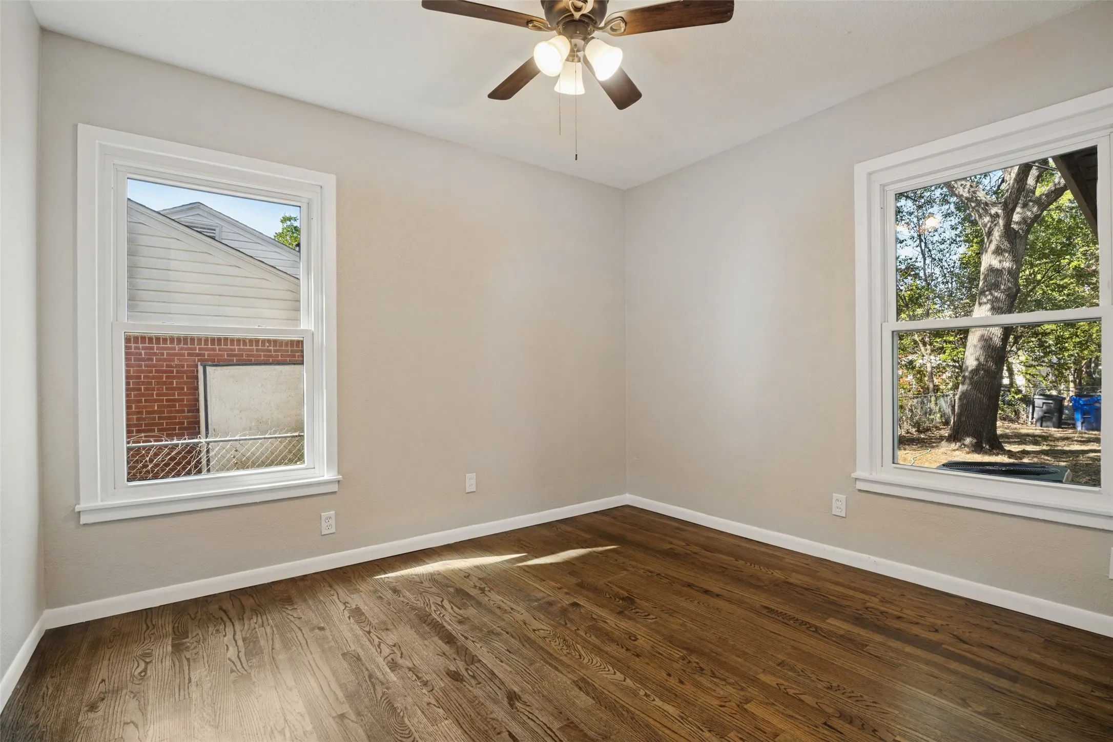 Single Family Residence For Sale in Dallas County , 10429 Aledo Drive, Dallas, Texas 75228, 3 Bedroom, 1 Bathroom, 1 Garage spaces, 1,040 Sqft, built in 1950, mls#21409743, Real Estate Agent in Dallas, Homes For Sale in Dallas county, Homes For Sale in Dallas, Realtor in Dallas Texas, Real Estate Brokerage Independent Realty Texas, Luminita Cordes Realtor