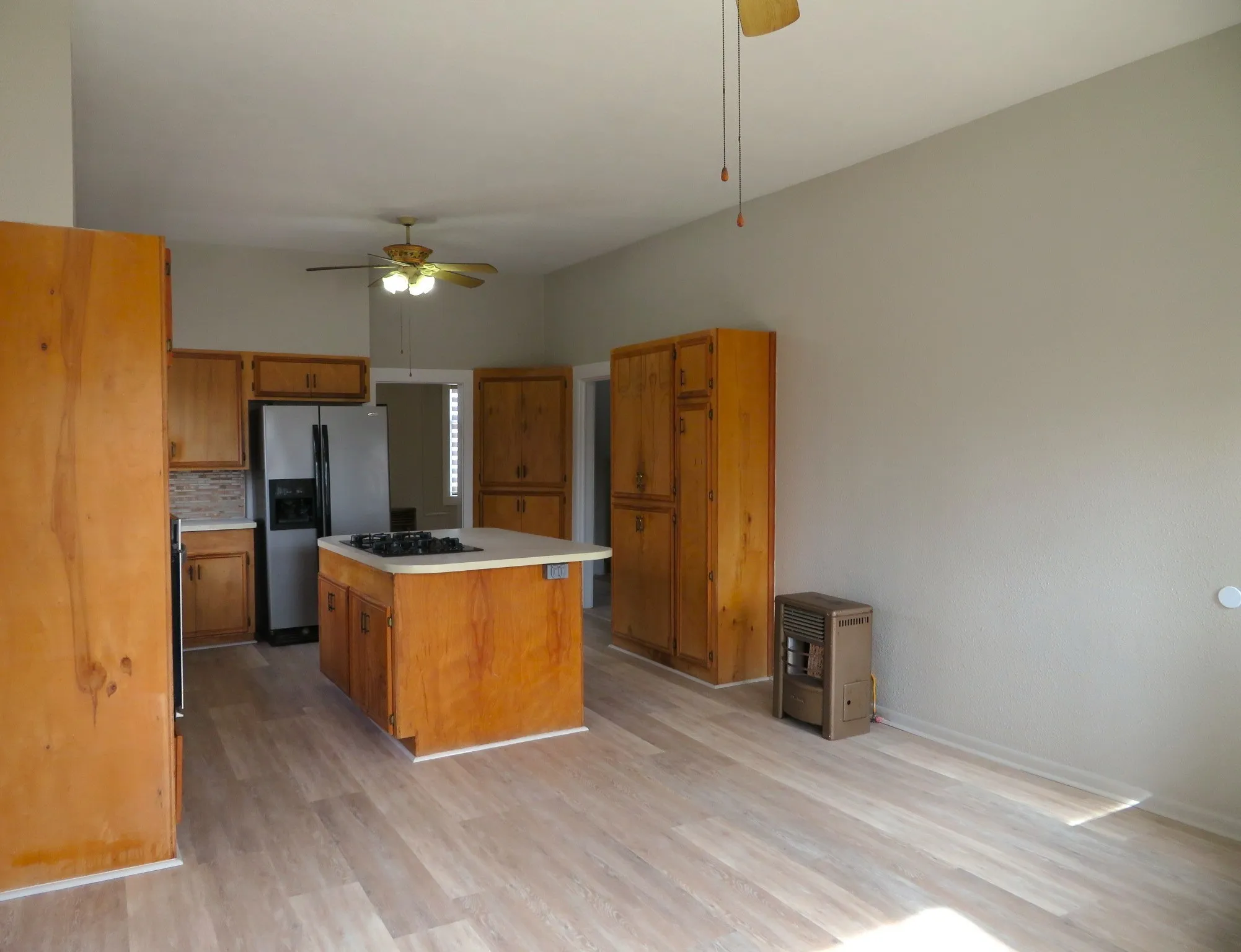 Single Family Residence For Sale in Coleman County , 911 W Liveoak Street, Coleman, Texas 76834, 3 Bedroom, 2 Bathroom, 4 Garage spaces, 1,778 Sqft, built in 1913, mls#21410158, Real Estate Agent in Coleman, Homes For Sale in Coleman county, Homes For Sale in Coleman, Realtor in Coleman Texas, Real Estate Brokerage Independent Realty Texas, Luminita Cordes Realtor