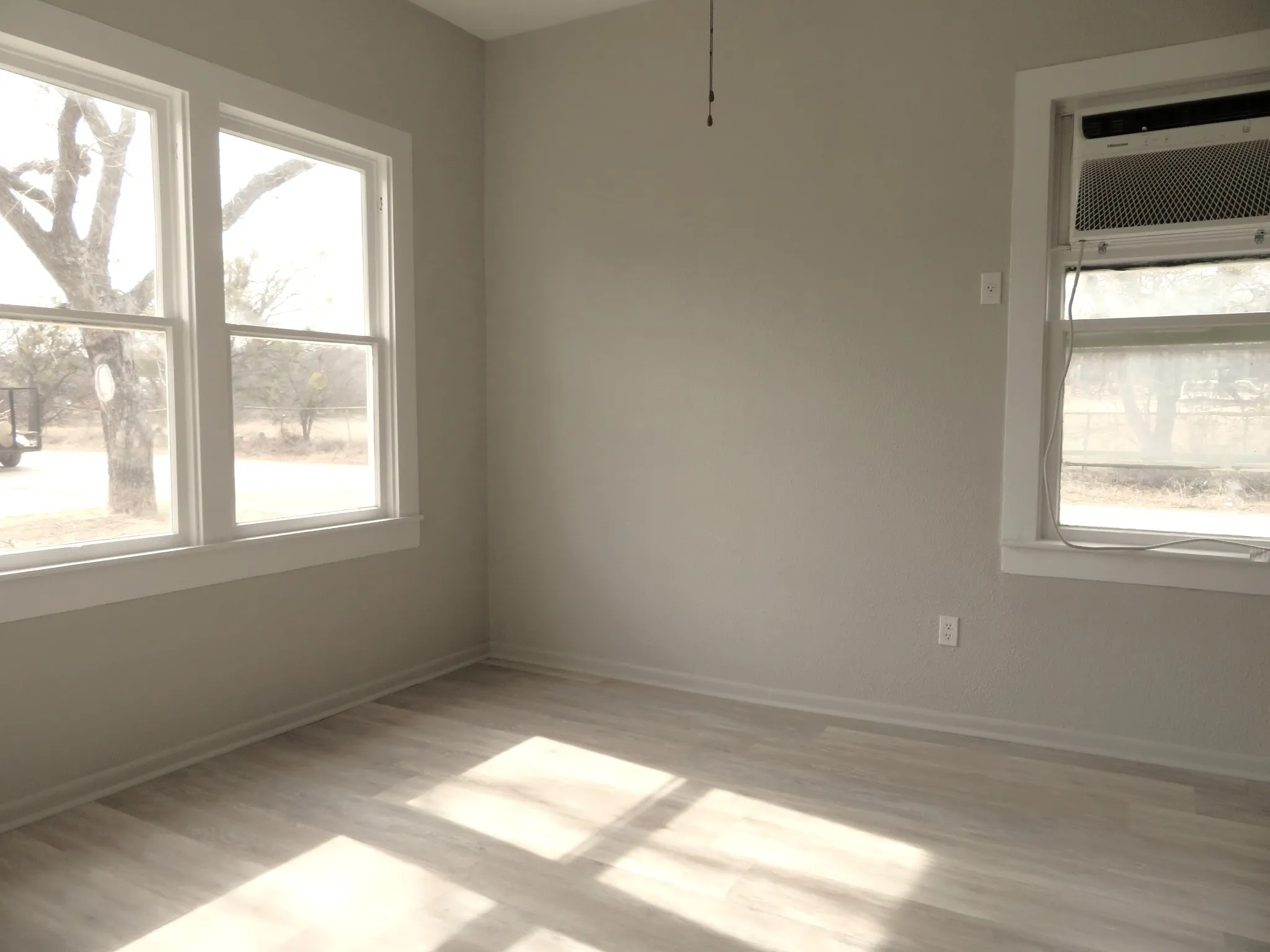 Single Family Residence For Sale in Coleman County , 911 W Liveoak Street, Coleman, Texas 76834, 3 Bedroom, 2 Bathroom, 4 Garage spaces, 1,778 Sqft, built in 1913, mls#21410158, Real Estate Agent in Coleman, Homes For Sale in Coleman county, Homes For Sale in Coleman, Realtor in Coleman Texas, Real Estate Brokerage Independent Realty Texas, Luminita Cordes Realtor