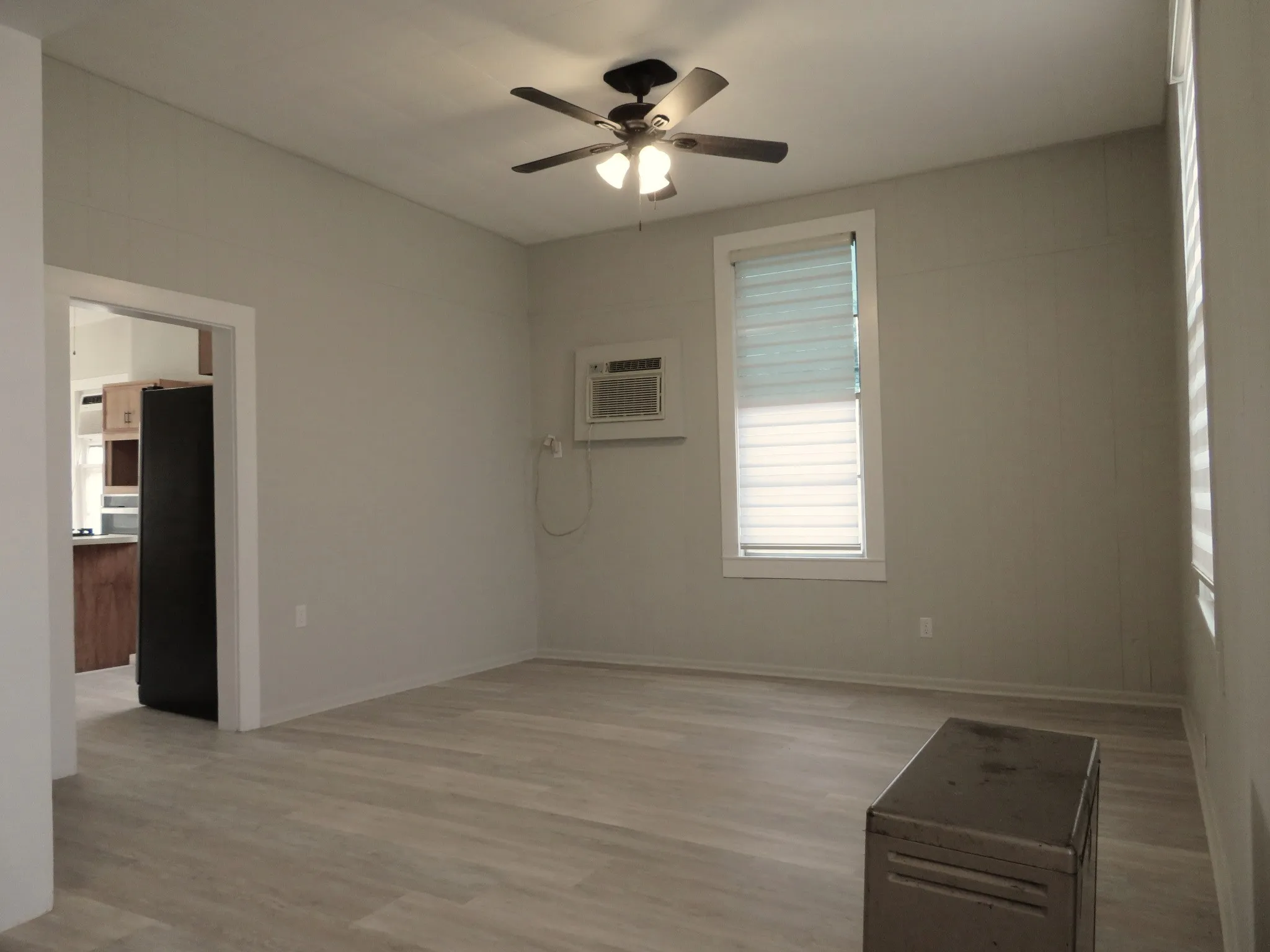 Single Family Residence For Sale in Coleman County , 911 W Liveoak Street, Coleman, Texas 76834, 3 Bedroom, 2 Bathroom, 4 Garage spaces, 1,778 Sqft, built in 1913, mls#21410158, Real Estate Agent in Coleman, Homes For Sale in Coleman county, Homes For Sale in Coleman, Realtor in Coleman Texas, Real Estate Brokerage Independent Realty Texas, Luminita Cordes Realtor
