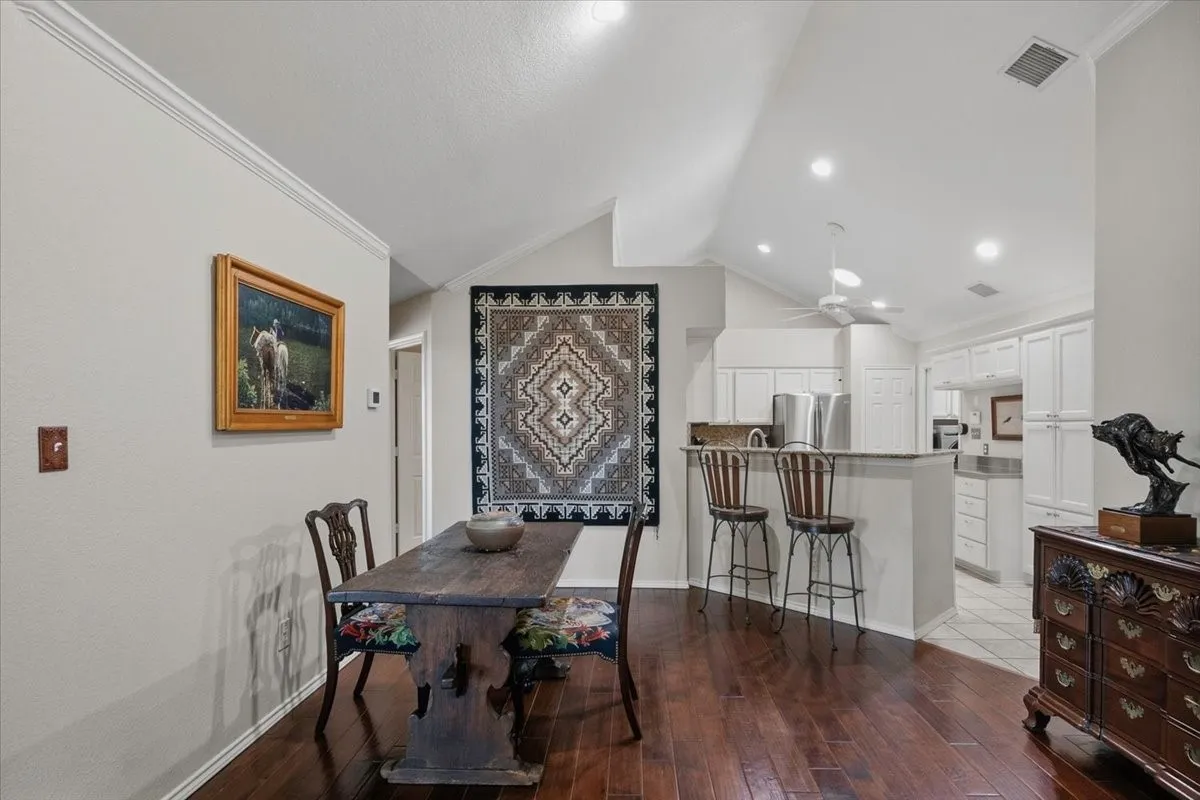 Condominium For Sale in Tarrant County , 6137 Haley Lane, Fort Worth, Texas 76132, 3 Bedroom, 2 Bathroom, 2 Garage spaces, 1,741 Sqft, built in 1998, mls#21409063, Real Estate Agent in Fort Worth, Homes For Sale in Tarrant county, Homes For Sale in Fort Worth, Realtor in Fort Worth Texas, Real Estate Brokerage Independent Realty Texas, Luminita Cordes Realtor