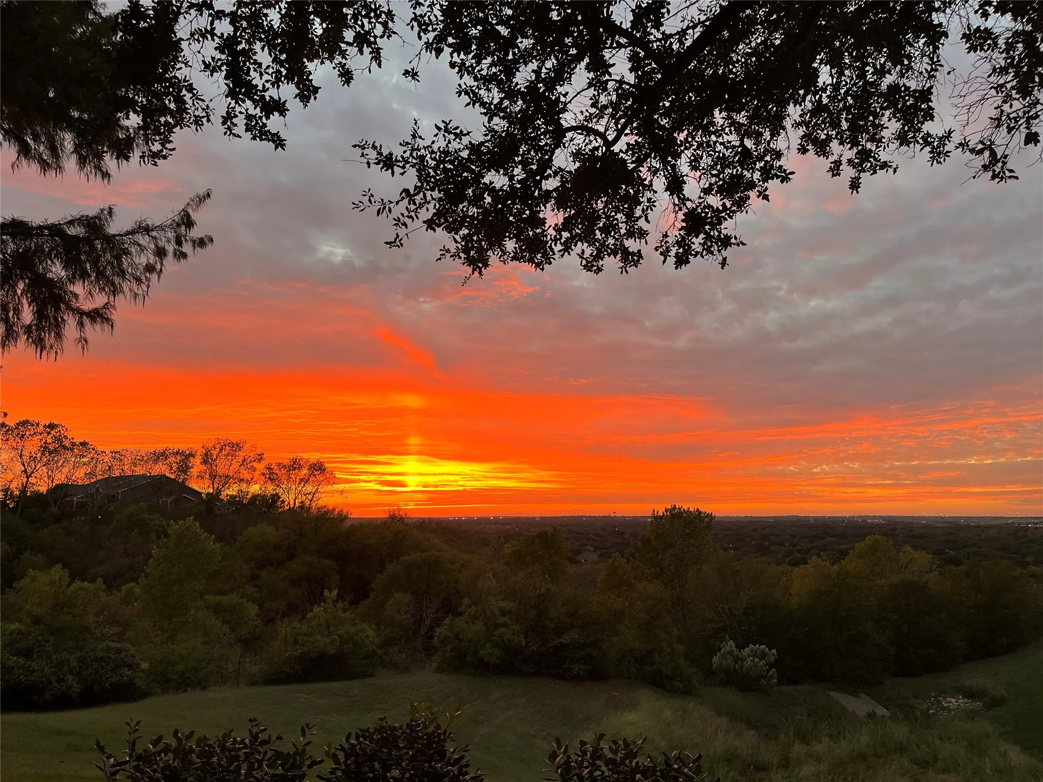 Condominium For Sale in Tarrant County , 6137 Haley Lane, Fort Worth, Texas 76132, 3 Bedroom, 2 Bathroom, 2 Garage spaces, 1,741 Sqft, built in 1998, mls#21409063, Real Estate Agent in Fort Worth, Homes For Sale in Tarrant county, Homes For Sale in Fort Worth, Realtor in Fort Worth Texas, Real Estate Brokerage Independent Realty Texas, Luminita Cordes Realtor