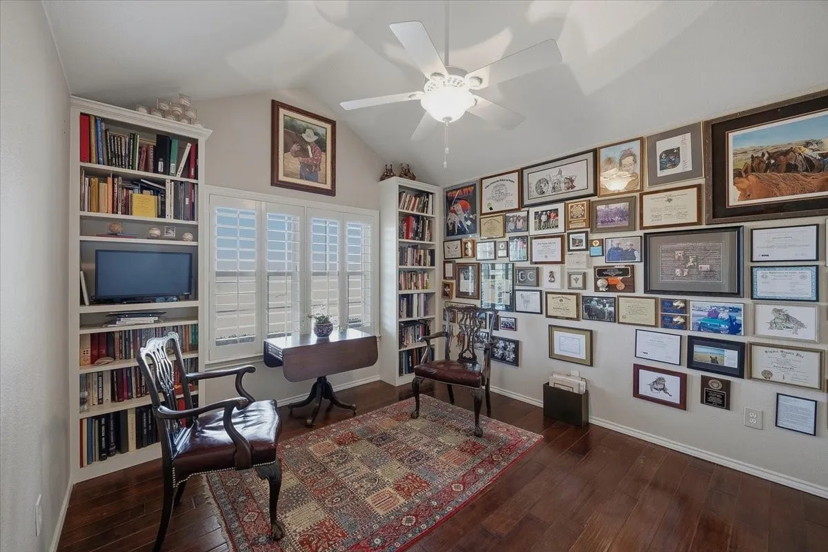 Condominium For Sale in Tarrant County , 6137 Haley Lane, Fort Worth, Texas 76132, 3 Bedroom, 2 Bathroom, 2 Garage spaces, 1,741 Sqft, built in 1998, mls#21409063, Real Estate Agent in Fort Worth, Homes For Sale in Tarrant county, Homes For Sale in Fort Worth, Realtor in Fort Worth Texas, Real Estate Brokerage Independent Realty Texas, Luminita Cordes Realtor