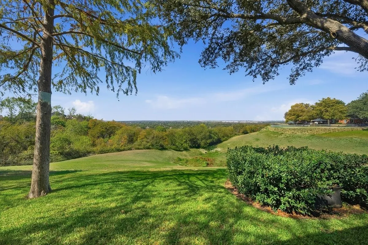 Condominium For Sale in Tarrant County , 6137 Haley Lane, Fort Worth, Texas 76132, 3 Bedroom, 2 Bathroom, 2 Garage spaces, 1,741 Sqft, built in 1998, mls#21409063, Real Estate Agent in Fort Worth, Homes For Sale in Tarrant county, Homes For Sale in Fort Worth, Realtor in Fort Worth Texas, Real Estate Brokerage Independent Realty Texas, Luminita Cordes Realtor