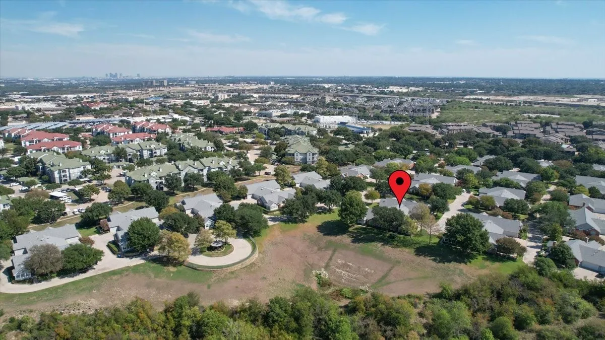 Condominium For Sale in Tarrant County , 6137 Haley Lane, Fort Worth, Texas 76132, 3 Bedroom, 2 Bathroom, 2 Garage spaces, 1,741 Sqft, built in 1998, mls#21409063, Real Estate Agent in Fort Worth, Homes For Sale in Tarrant county, Homes For Sale in Fort Worth, Realtor in Fort Worth Texas, Real Estate Brokerage Independent Realty Texas, Luminita Cordes Realtor