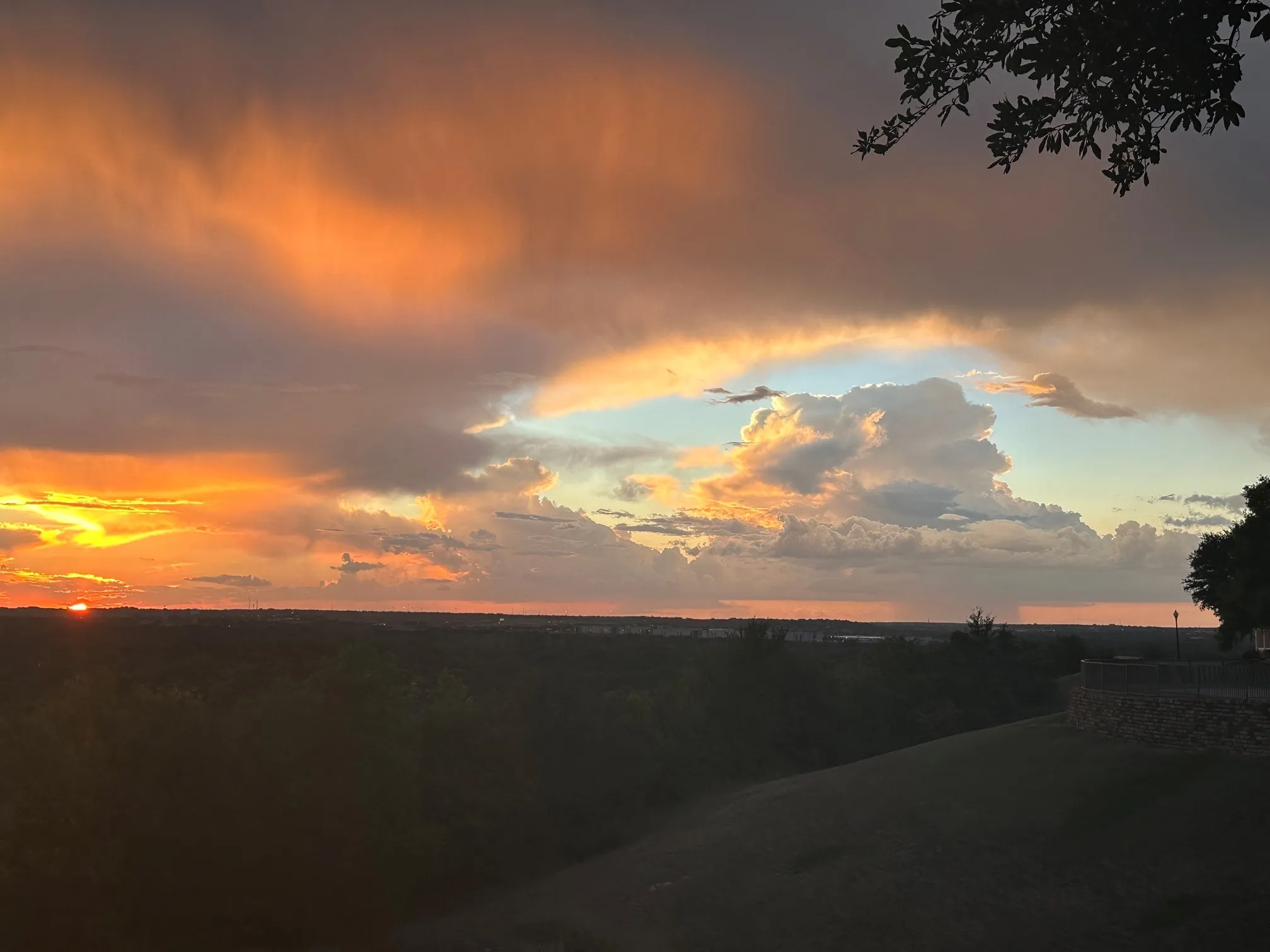 Condominium For Sale in Tarrant County , 6137 Haley Lane, Fort Worth, Texas 76132, 3 Bedroom, 2 Bathroom, 2 Garage spaces, 1,741 Sqft, built in 1998, mls#21409063, Real Estate Agent in Fort Worth, Homes For Sale in Tarrant county, Homes For Sale in Fort Worth, Realtor in Fort Worth Texas, Real Estate Brokerage Independent Realty Texas, Luminita Cordes Realtor