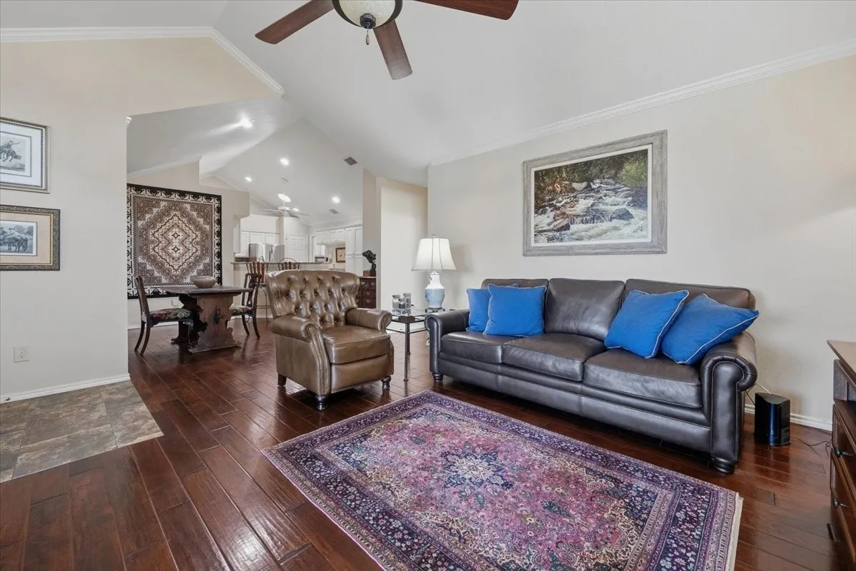 Condominium For Sale in Tarrant County , 6137 Haley Lane, Fort Worth, Texas 76132, 3 Bedroom, 2 Bathroom, 2 Garage spaces, 1,741 Sqft, built in 1998, mls#21409063, Real Estate Agent in Fort Worth, Homes For Sale in Tarrant county, Homes For Sale in Fort Worth, Realtor in Fort Worth Texas, Real Estate Brokerage Independent Realty Texas, Luminita Cordes Realtor