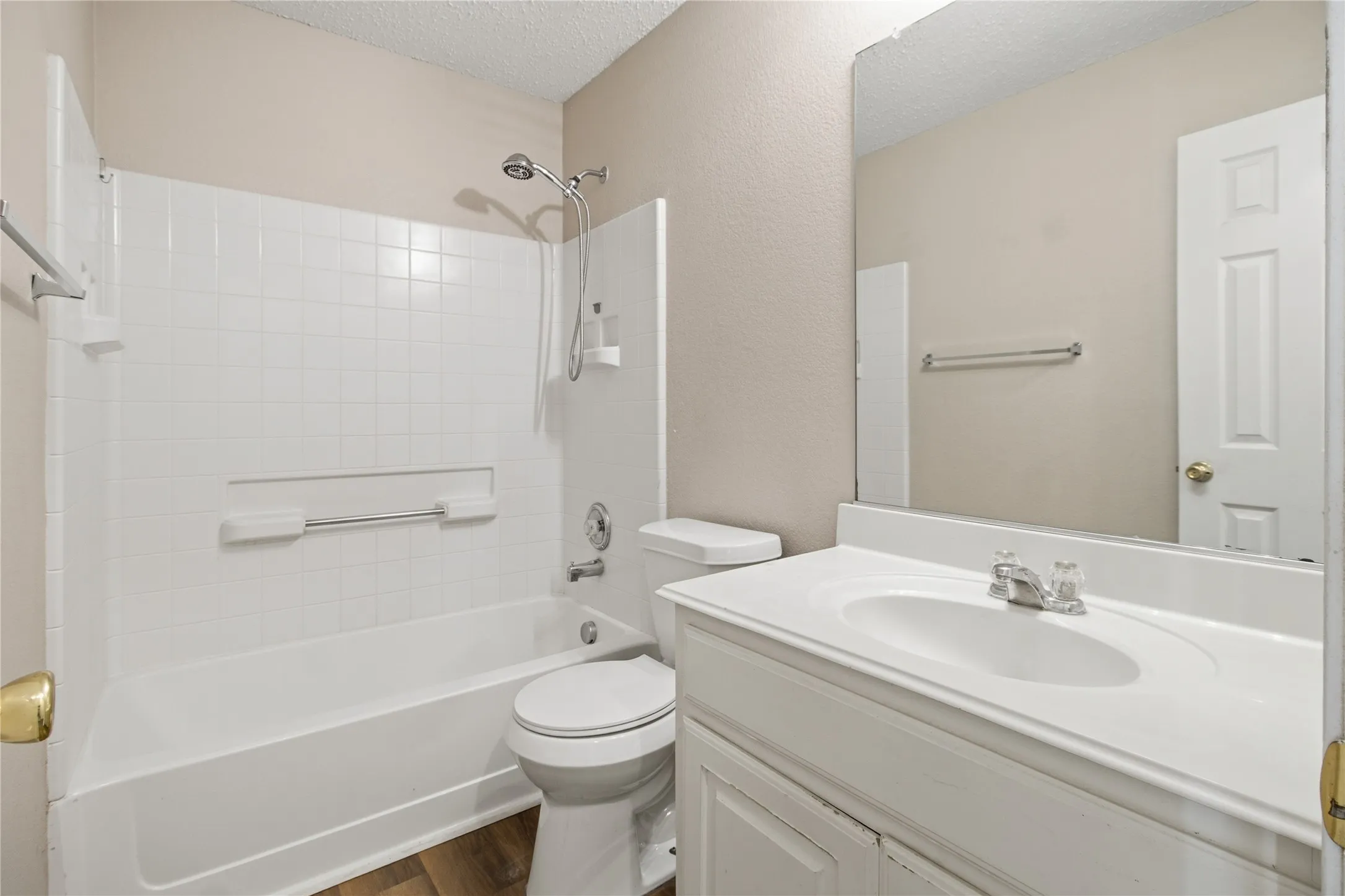 Single Family Residence For Sale in Kaufman County , 2005 Jasmine Court, Forney, Texas 75126, 4 Bedroom, 2 Bathroom, 2 Garage spaces, 1,727 Sqft, built in 2005, mls#21410137, Real Estate Agent in Forney, Homes For Sale in Kaufman county, Homes For Sale in Forney, Realtor in Forney Texas, Real Estate Brokerage Independent Realty Texas, Luminita Cordes Realtor