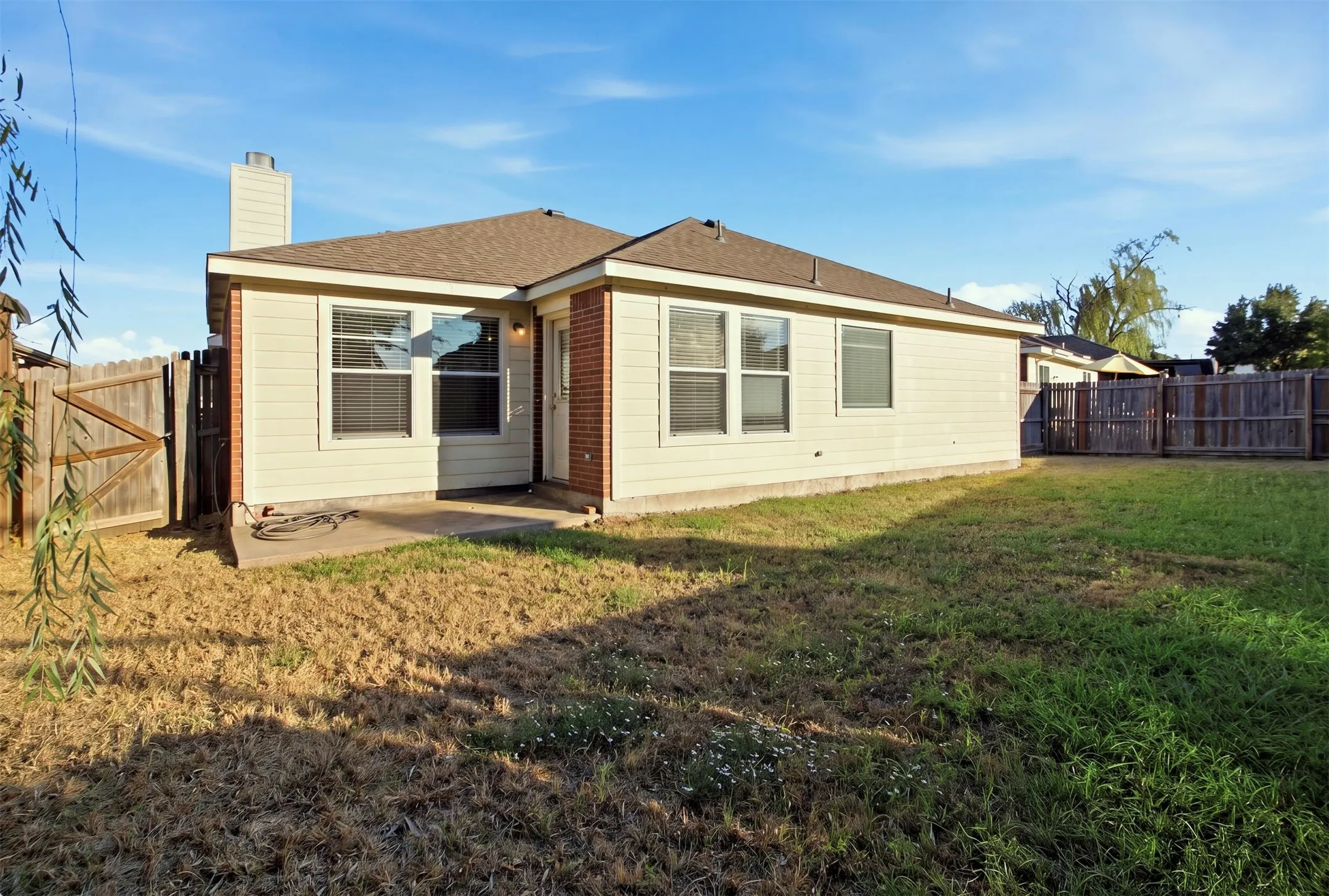 Single Family Residence For Sale in Kaufman County , 2005 Jasmine Court, Forney, Texas 75126, 4 Bedroom, 2 Bathroom, 2 Garage spaces, 1,727 Sqft, built in 2005, mls#21410137, Real Estate Agent in Forney, Homes For Sale in Kaufman county, Homes For Sale in Forney, Realtor in Forney Texas, Real Estate Brokerage Independent Realty Texas, Luminita Cordes Realtor