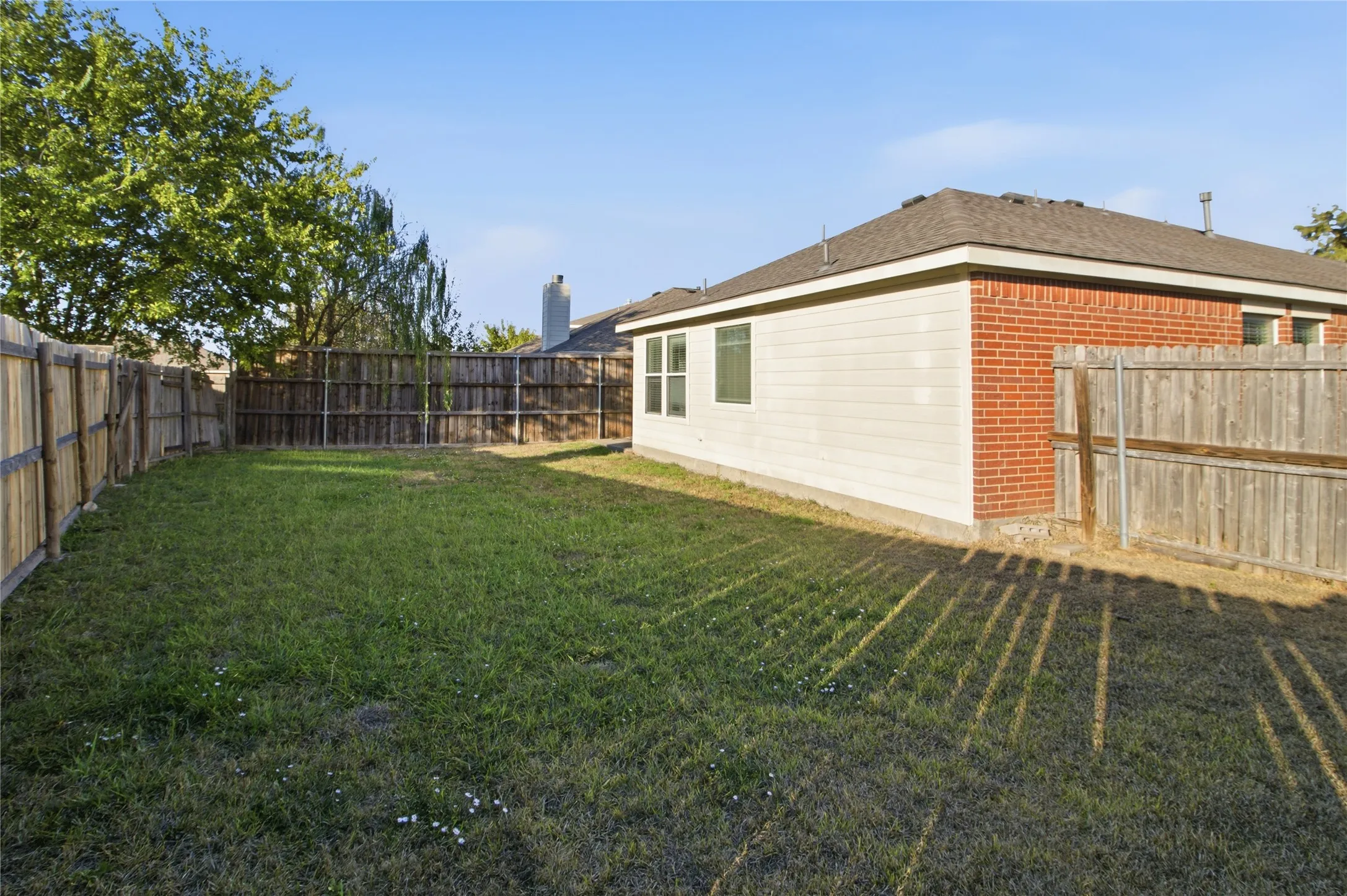 Single Family Residence For Sale in Kaufman County , 2005 Jasmine Court, Forney, Texas 75126, 4 Bedroom, 2 Bathroom, 2 Garage spaces, 1,727 Sqft, built in 2005, mls#21410137, Real Estate Agent in Forney, Homes For Sale in Kaufman county, Homes For Sale in Forney, Realtor in Forney Texas, Real Estate Brokerage Independent Realty Texas, Luminita Cordes Realtor