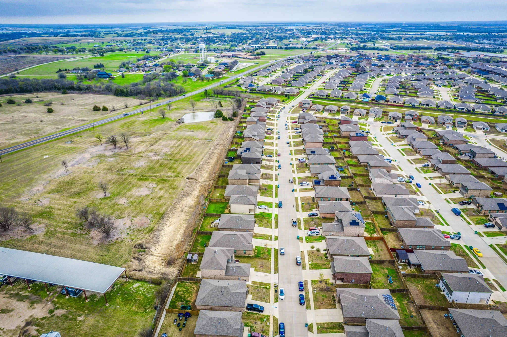 Single Family Residence For Sale in Ellis County , 917 Clark Drive, Ferris, Texas 75125, 4 Bedroom, 3 Bathroom, 2 Garage spaces, 2,613 Sqft, built in 2021, mls#21409725, Real Estate Agent in Ferris, Homes For Sale in Ellis county, Homes For Sale in Ferris, Realtor in Ferris Texas, Real Estate Brokerage Independent Realty Texas, Luminita Cordes Realtor