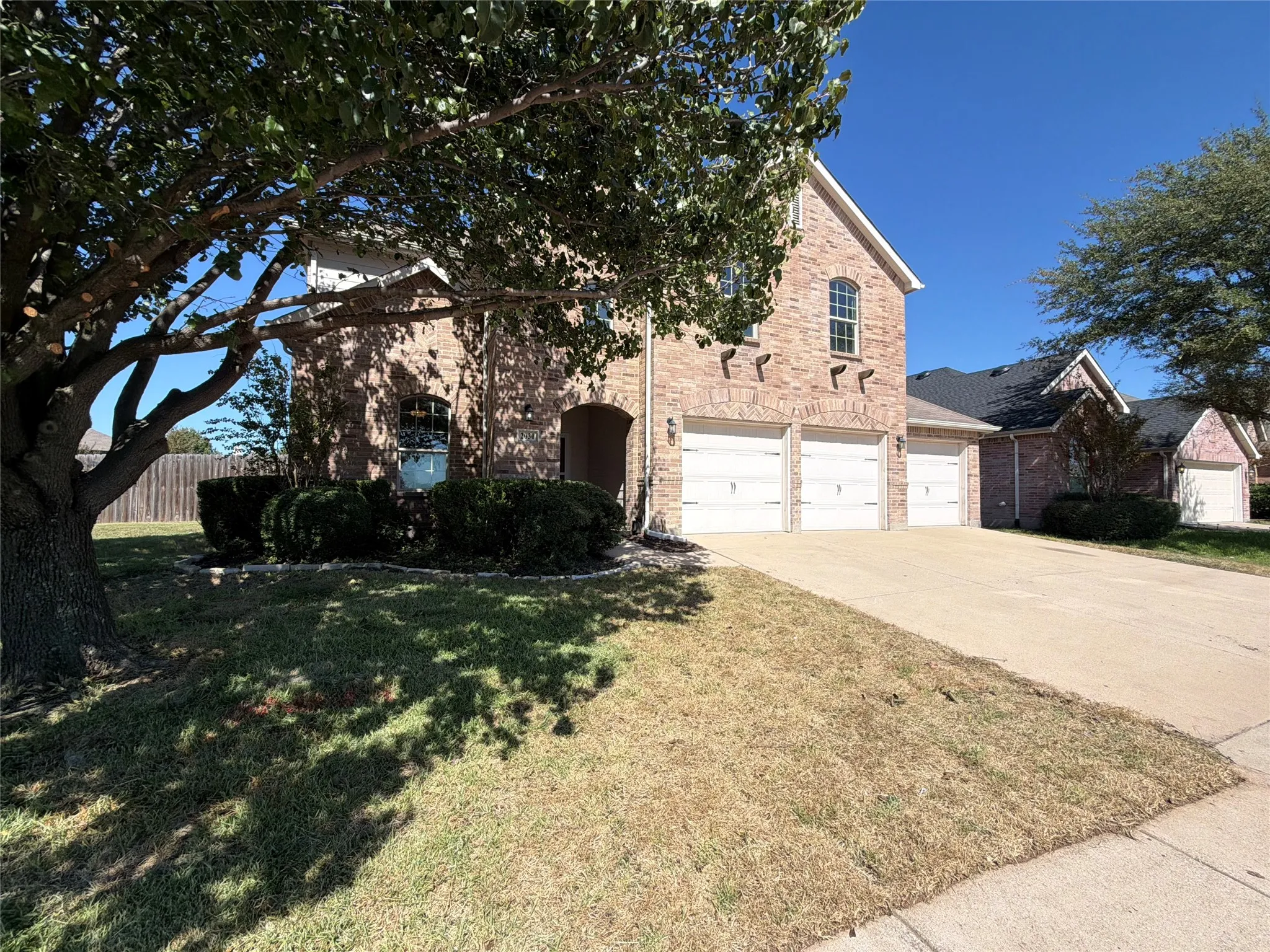 Single Family Residence For Sale in Kaufman County , 2030 Uvalde Drive, Forney, Texas 75126, 5 Bedroom, 3 Bathroom, 3 Garage spaces, 3,568 Sqft, built in 2008, mls#21410155, Real Estate Agent in Forney, Homes For Sale in Kaufman county, Homes For Sale in Forney, Realtor in Forney Texas, Real Estate Brokerage Independent Realty Texas, Luminita Cordes Realtor