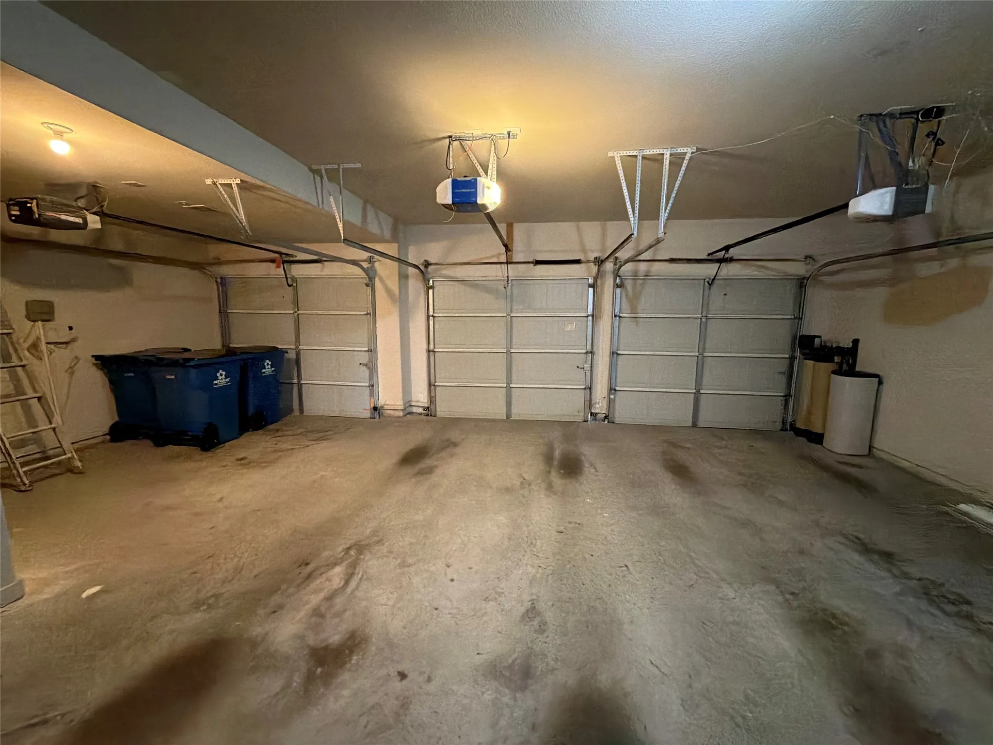 Single Family Residence For Sale in Kaufman County , 2030 Uvalde Drive, Forney, Texas 75126, 5 Bedroom, 3 Bathroom, 3 Garage spaces, 3,568 Sqft, built in 2008, mls#21410155, Real Estate Agent in Forney, Homes For Sale in Kaufman county, Homes For Sale in Forney, Realtor in Forney Texas, Real Estate Brokerage Independent Realty Texas, Luminita Cordes Realtor