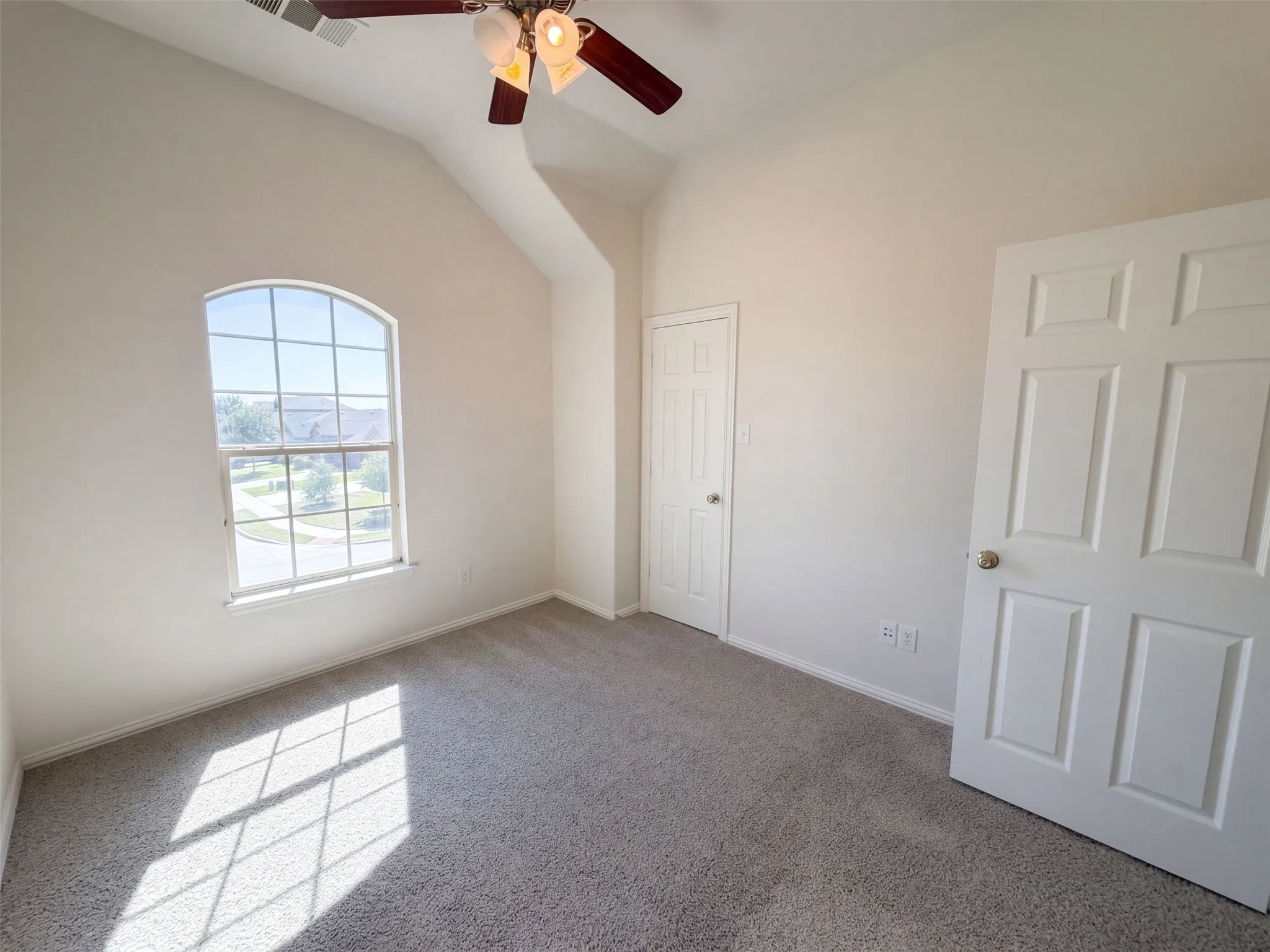 Single Family Residence For Sale in Kaufman County , 2030 Uvalde Drive, Forney, Texas 75126, 5 Bedroom, 3 Bathroom, 3 Garage spaces, 3,568 Sqft, built in 2008, mls#21410155, Real Estate Agent in Forney, Homes For Sale in Kaufman county, Homes For Sale in Forney, Realtor in Forney Texas, Real Estate Brokerage Independent Realty Texas, Luminita Cordes Realtor
