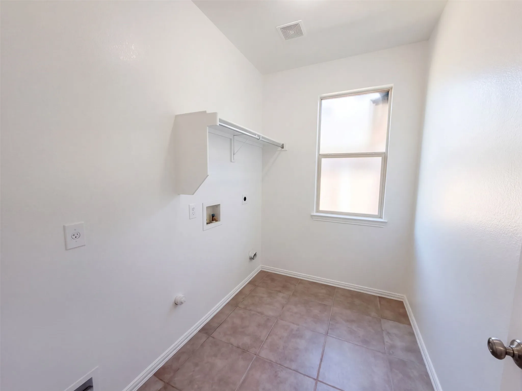 Single Family Residence For Sale in Kaufman County , 2030 Uvalde Drive, Forney, Texas 75126, 5 Bedroom, 3 Bathroom, 3 Garage spaces, 3,568 Sqft, built in 2008, mls#21410155, Real Estate Agent in Forney, Homes For Sale in Kaufman county, Homes For Sale in Forney, Realtor in Forney Texas, Real Estate Brokerage Independent Realty Texas, Luminita Cordes Realtor
