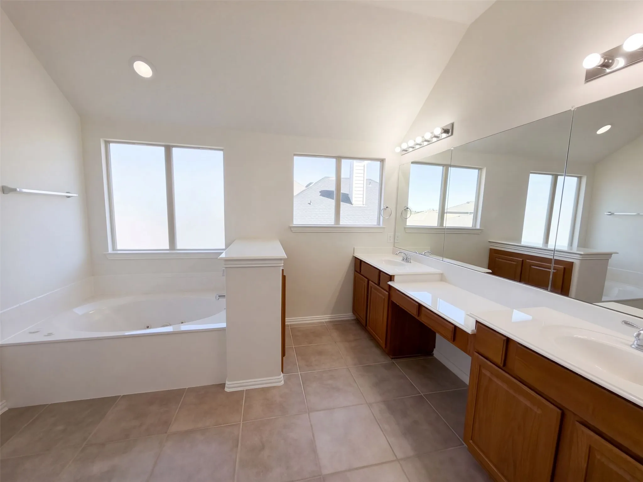 Single Family Residence For Sale in Kaufman County , 2030 Uvalde Drive, Forney, Texas 75126, 5 Bedroom, 3 Bathroom, 3 Garage spaces, 3,568 Sqft, built in 2008, mls#21410155, Real Estate Agent in Forney, Homes For Sale in Kaufman county, Homes For Sale in Forney, Realtor in Forney Texas, Real Estate Brokerage Independent Realty Texas, Luminita Cordes Realtor