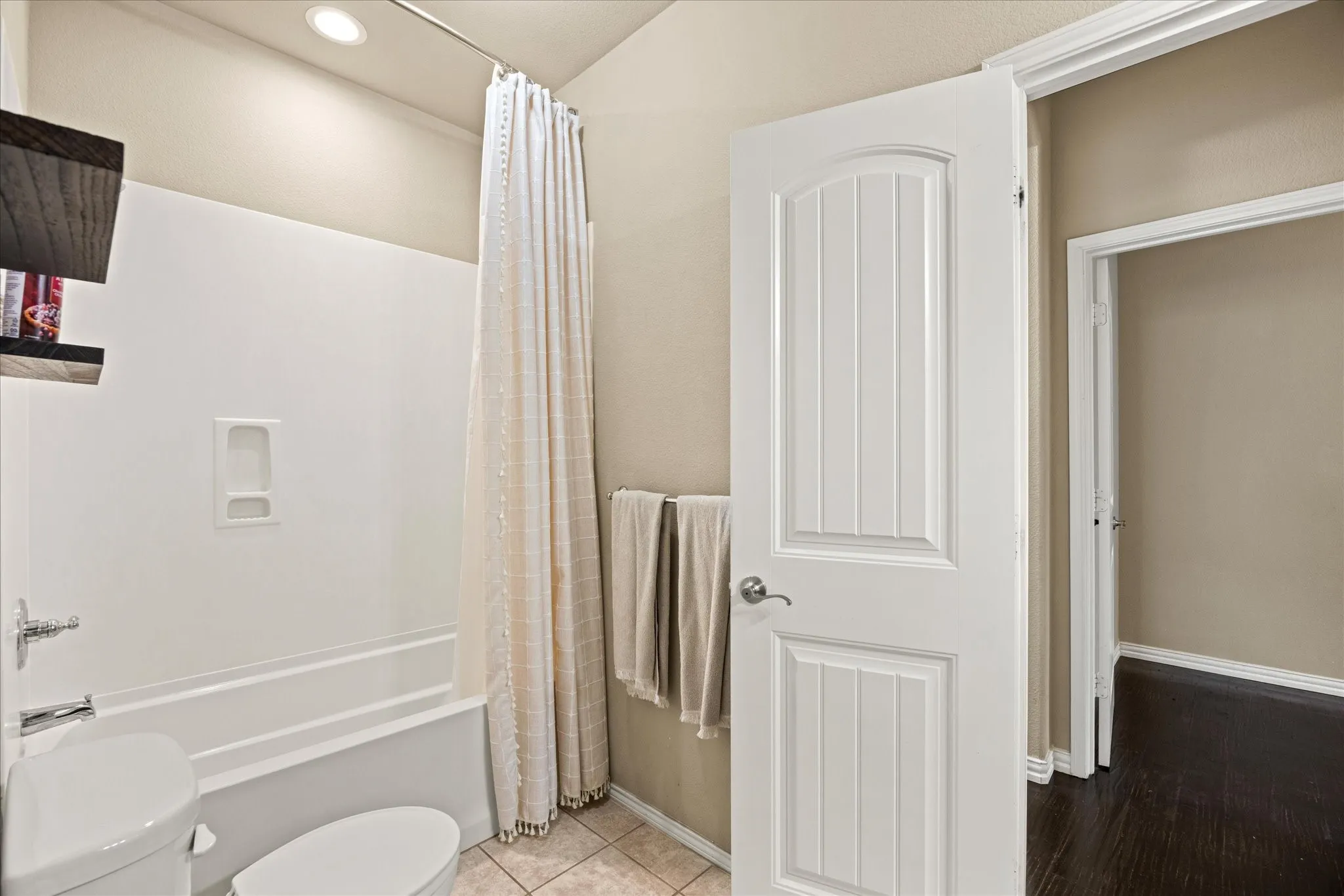 Single Family Residence For Sale in Tarrant County , 2064 Leonard Ranch Road, Fort Worth, Texas 76134, 4 Bedroom, 2 Bathroom, 2 Garage spaces, 1,776 Sqft, built in 2015, mls#21408709, Real Estate Agent in Fort Worth, Homes For Sale in Tarrant county, Homes For Sale in Fort Worth, Realtor in Fort Worth Texas, Real Estate Brokerage Independent Realty Texas, Luminita Cordes Realtor