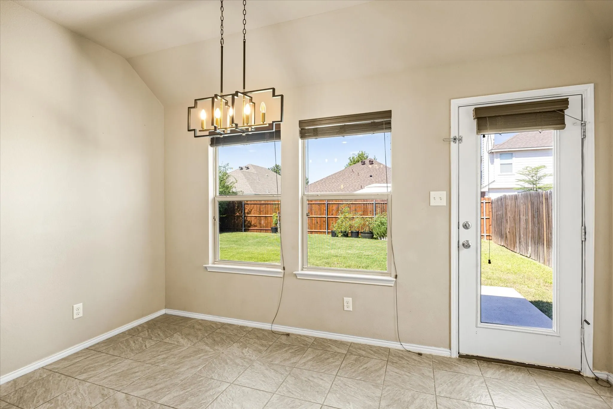 Single Family Residence For Sale in Tarrant County , 2064 Leonard Ranch Road, Fort Worth, Texas 76134, 4 Bedroom, 2 Bathroom, 2 Garage spaces, 1,776 Sqft, built in 2015, mls#21408709, Real Estate Agent in Fort Worth, Homes For Sale in Tarrant county, Homes For Sale in Fort Worth, Realtor in Fort Worth Texas, Real Estate Brokerage Independent Realty Texas, Luminita Cordes Realtor