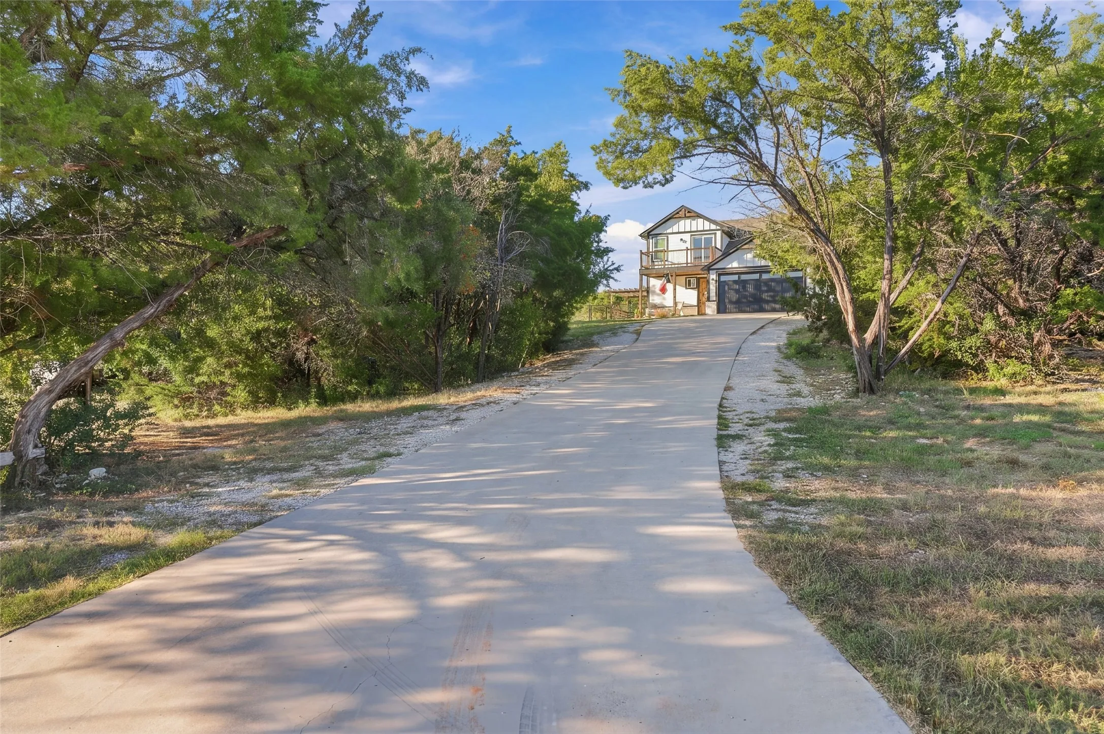 Single Family Residence For Sale in Hood County , 1006 Mojave Trail, Granbury, Texas 76048, 4 Bedroom, 4 Bathroom, 2 Garage spaces, 2,286 Sqft, built in 2021, mls#21410167, Real Estate Agent in Granbury, Homes For Sale in Hood county, Homes For Sale in Granbury, Realtor in Granbury Texas, Real Estate Brokerage Independent Realty Texas, Luminita Cordes Realtor