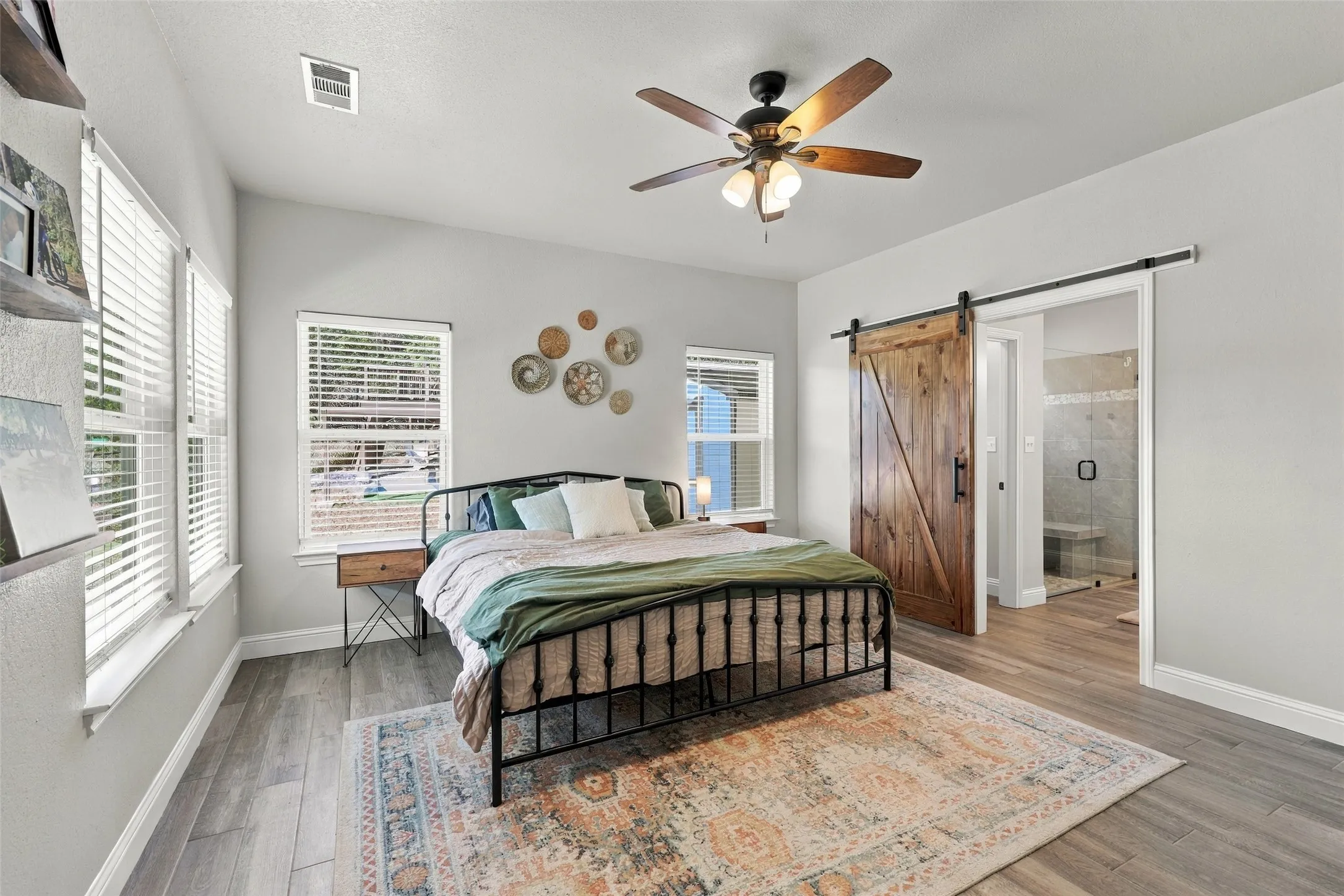 Single Family Residence For Sale in Hood County , 1006 Mojave Trail, Granbury, Texas 76048, 4 Bedroom, 4 Bathroom, 2 Garage spaces, 2,286 Sqft, built in 2021, mls#21410167, Real Estate Agent in Granbury, Homes For Sale in Hood county, Homes For Sale in Granbury, Realtor in Granbury Texas, Real Estate Brokerage Independent Realty Texas, Luminita Cordes Realtor