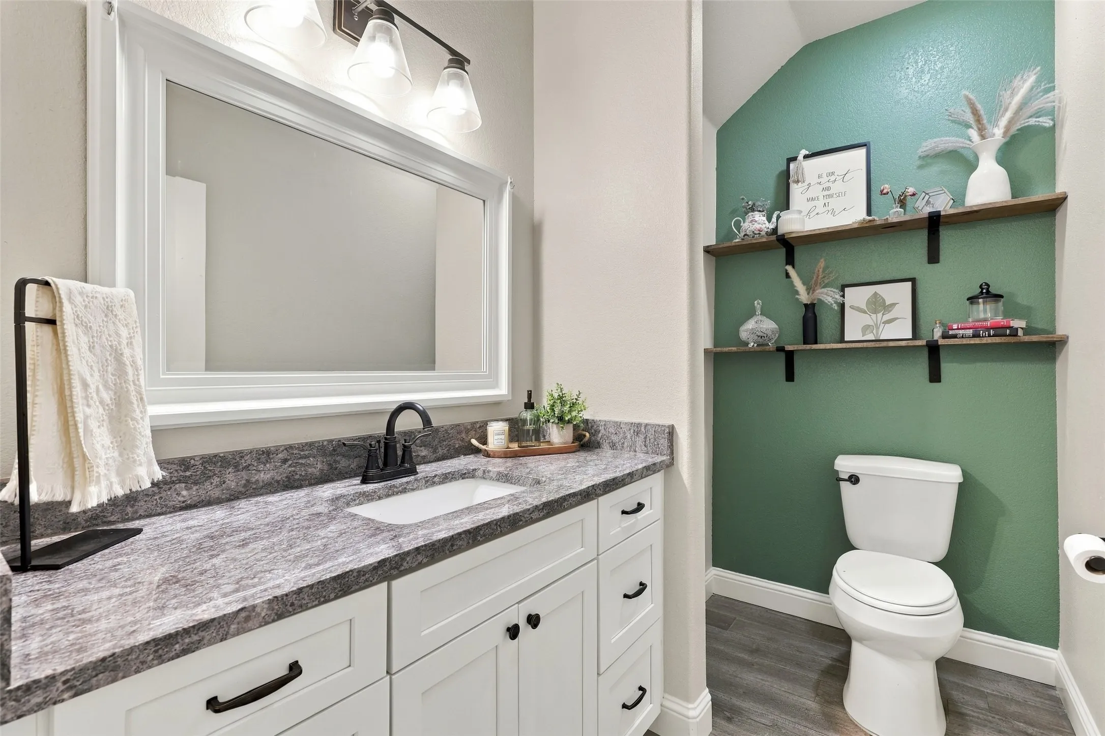 Single Family Residence For Sale in Hood County , 1006 Mojave Trail, Granbury, Texas 76048, 4 Bedroom, 4 Bathroom, 2 Garage spaces, 2,286 Sqft, built in 2021, mls#21410167, Real Estate Agent in Granbury, Homes For Sale in Hood county, Homes For Sale in Granbury, Realtor in Granbury Texas, Real Estate Brokerage Independent Realty Texas, Luminita Cordes Realtor