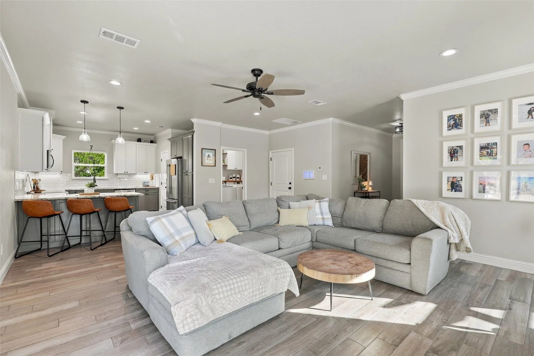 Single Family Residence For Sale in Hood County , 1006 Mojave Trail, Granbury, Texas 76048, 4 Bedroom, 4 Bathroom, 2 Garage spaces, 2,286 Sqft, built in 2021, mls#21410167, Real Estate Agent in Granbury, Homes For Sale in Hood county, Homes For Sale in Granbury, Realtor in Granbury Texas, Real Estate Brokerage Independent Realty Texas, Luminita Cordes Realtor