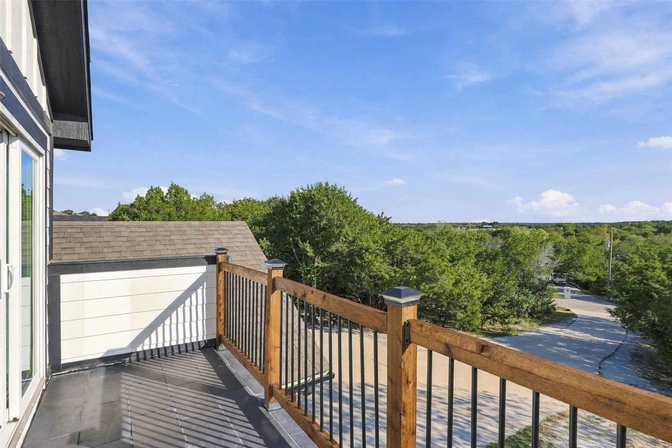Single Family Residence For Sale in Hood County , 1006 Mojave Trail, Granbury, Texas 76048, 4 Bedroom, 4 Bathroom, 2 Garage spaces, 2,286 Sqft, built in 2021, mls#21410167, Real Estate Agent in Granbury, Homes For Sale in Hood county, Homes For Sale in Granbury, Realtor in Granbury Texas, Real Estate Brokerage Independent Realty Texas, Luminita Cordes Realtor