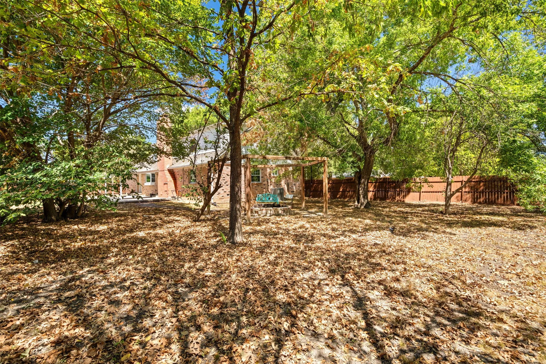 Single Family Residence For Rent in Ellis County , 407 John Arden Drive, Waxahachie, Texas 75165, 4 Bedroom, 3 Bathroom, 2 Garage spaces, 2,428 Sqft, built in 1963, mls#21410172, Real Estate Agent in Waxahachie, Homes For Rent in Ellis county, Homes For Rent in Waxahachie, Realtor in Waxahachie Texas, Real Estate Brokerage Independent Realty Texas, Luminita Cordes Realtor