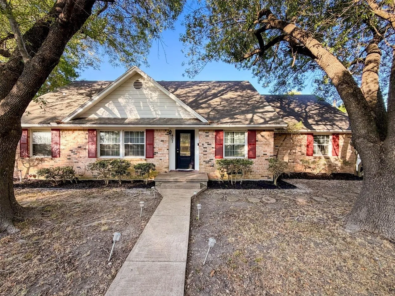 Single Family Residence For Rent