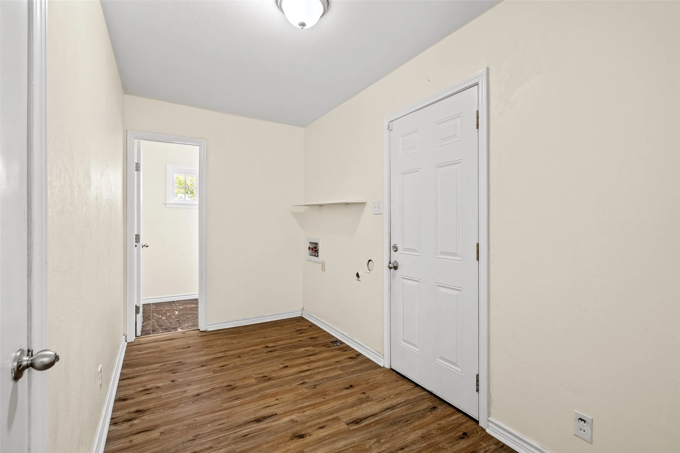 Single Family Residence For Rent in Ellis County , 407 John Arden Drive, Waxahachie, Texas 75165, 4 Bedroom, 3 Bathroom, 2 Garage spaces, 2,428 Sqft, built in 1963, mls#21410172, Real Estate Agent in Waxahachie, Homes For Rent in Ellis county, Homes For Rent in Waxahachie, Realtor in Waxahachie Texas, Real Estate Brokerage Independent Realty Texas, Luminita Cordes Realtor